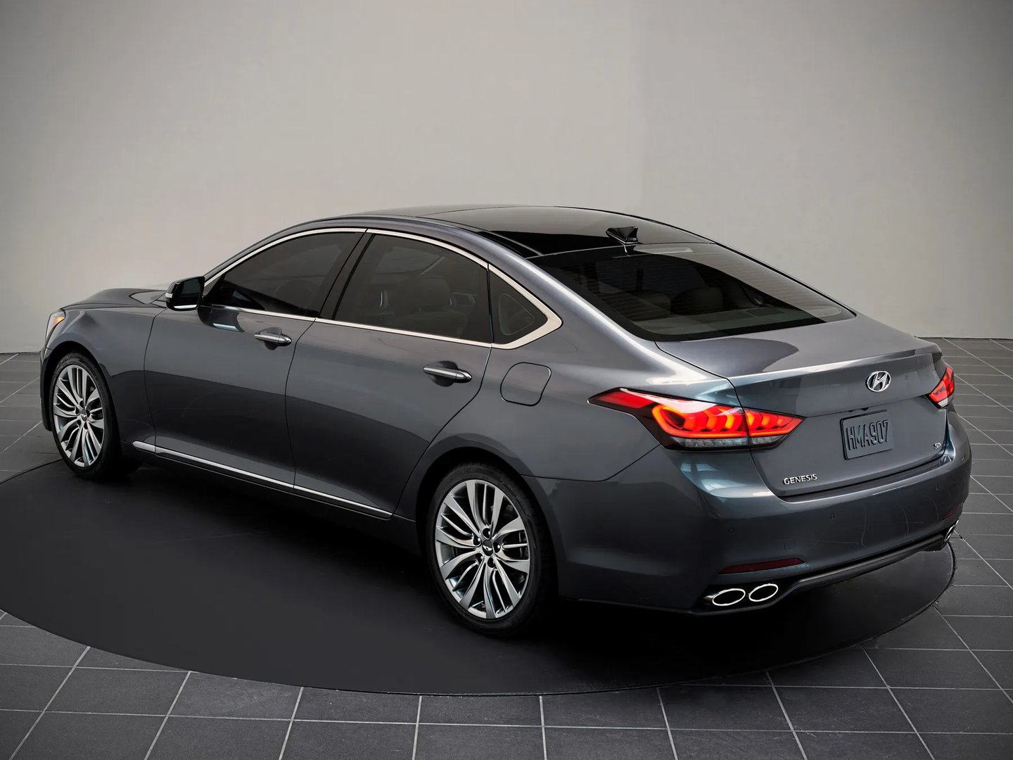Hyundai_Genesis_2_generation__Sedan__13.jpg