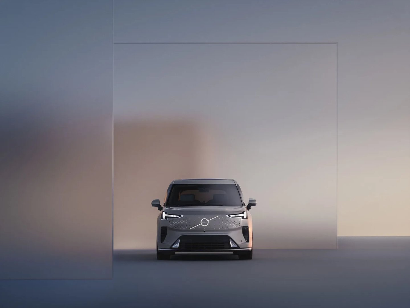 Volvo_EM90_1_generation__Minivan__13.jpg