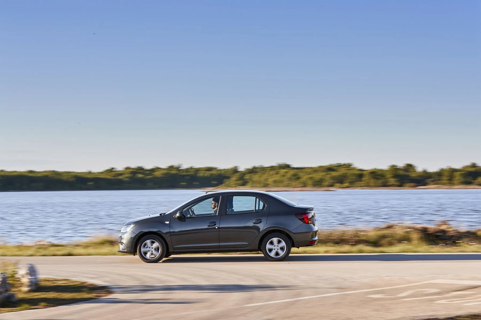 Dacia_Logan_2_generation_restyling__Sedan__7.jpg
