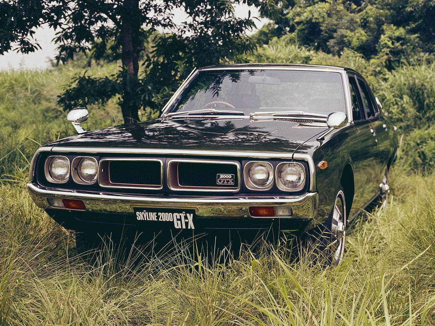 Nissan_Skyline_4_generation__Sedan__1.jpg