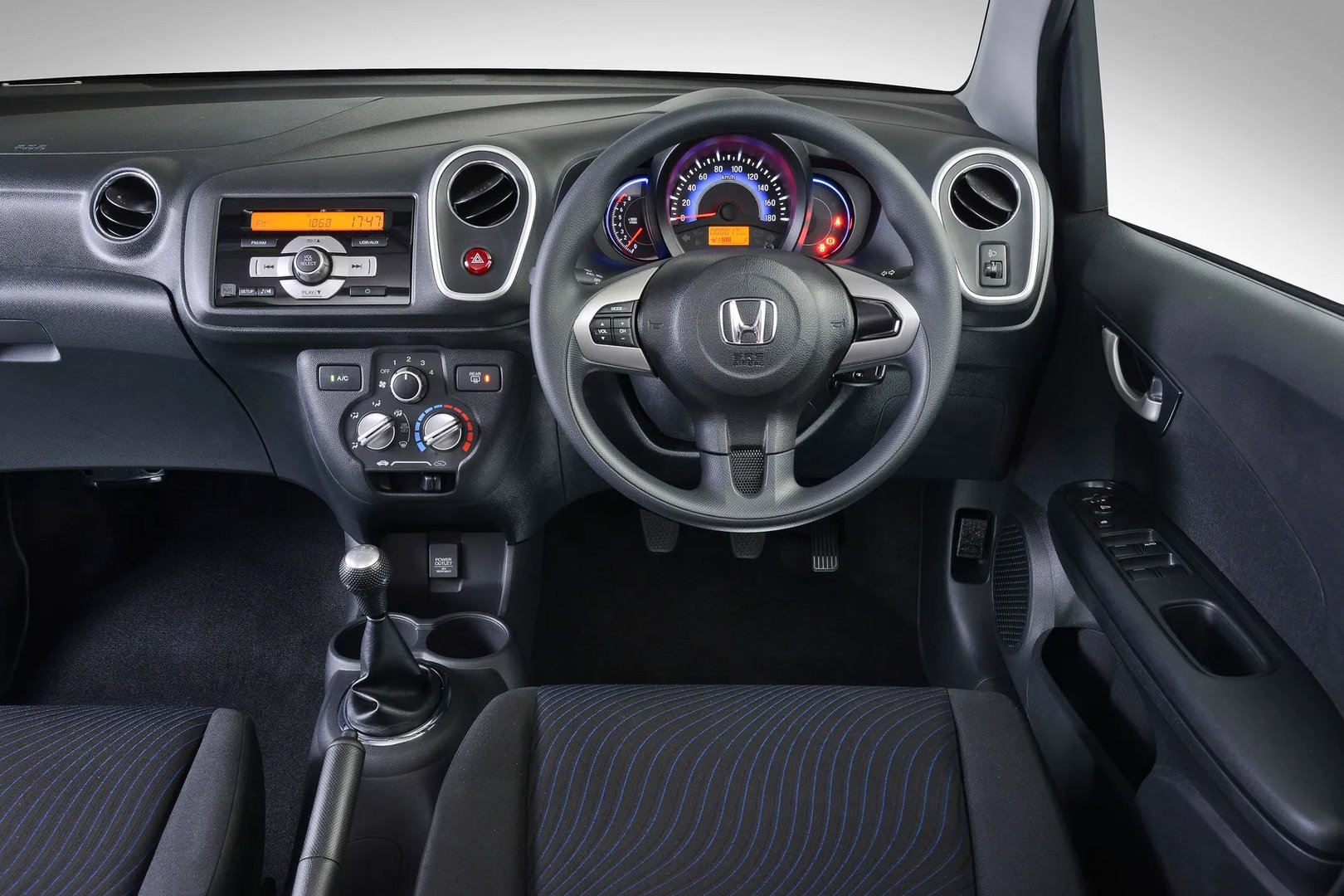 Honda_Mobilio_2_generation__Compact_Van__12.jpg