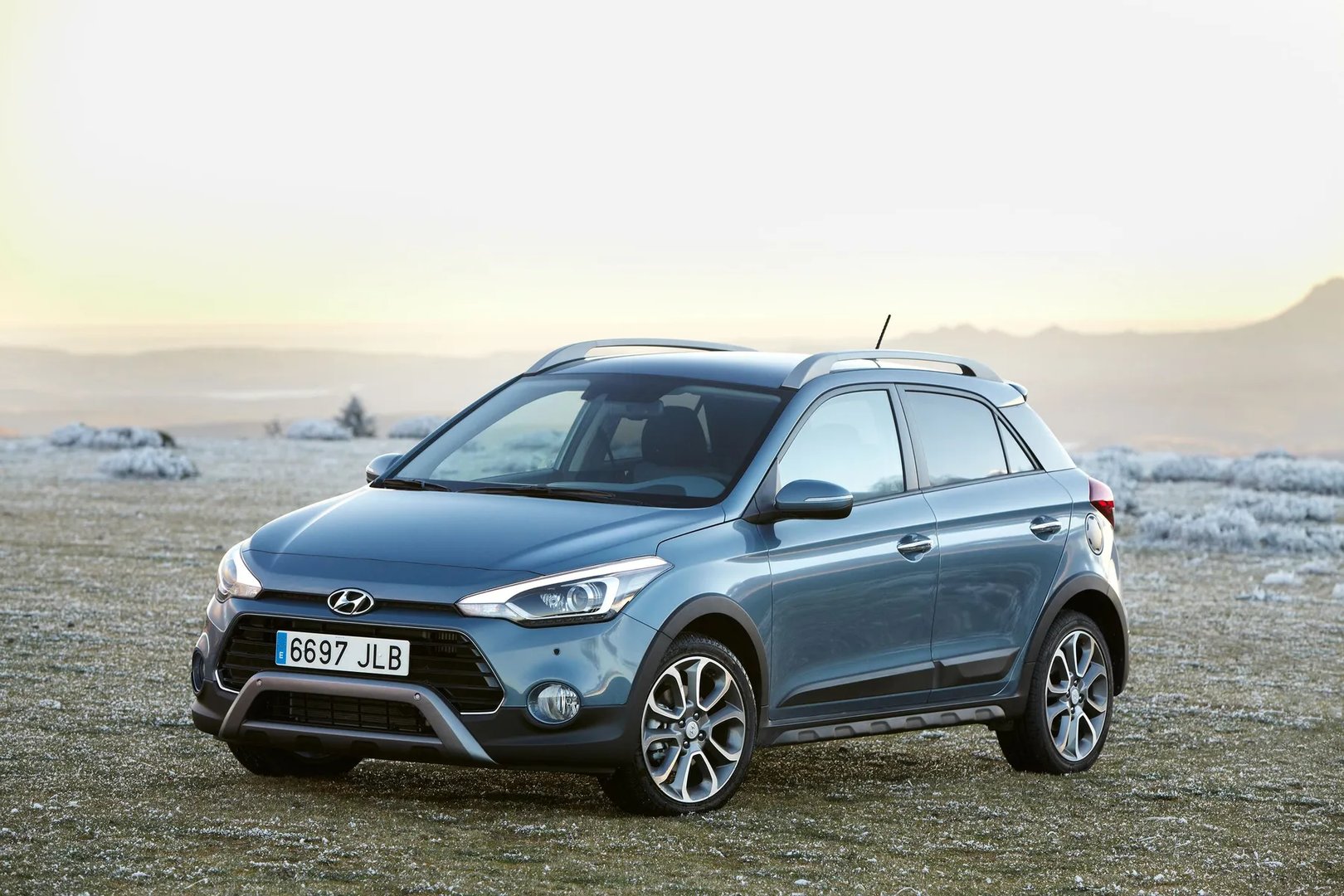 Hyundai_i20_Cross_1_generation__SUV_5-doors__10.jpg