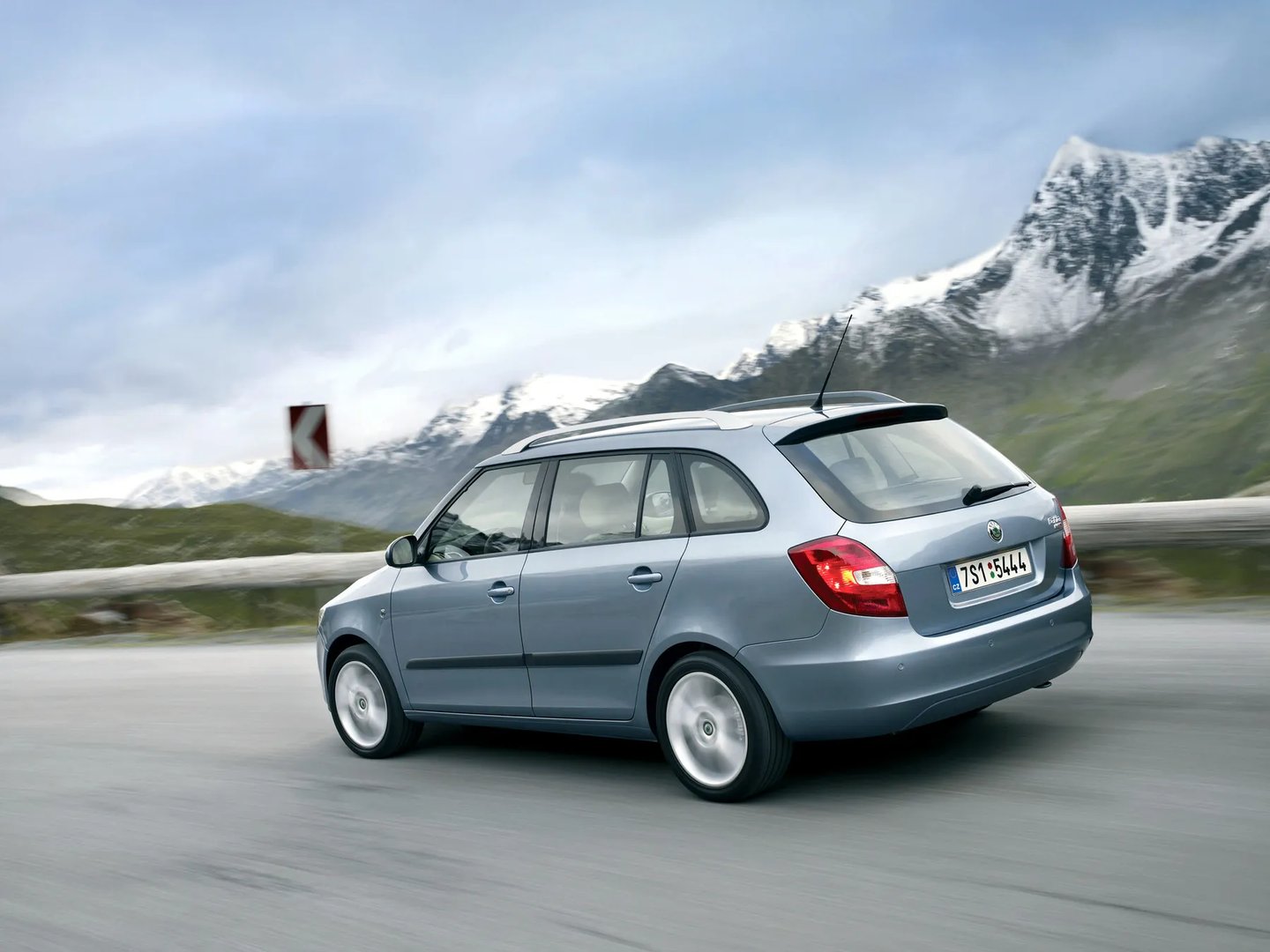 Skoda_Fabia_2_generation__Estate_5-door__11.jpg