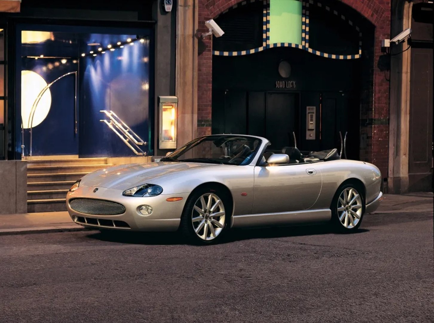 Jaguar_XKR_1_generation_restyling__Cabrio__1.jpg