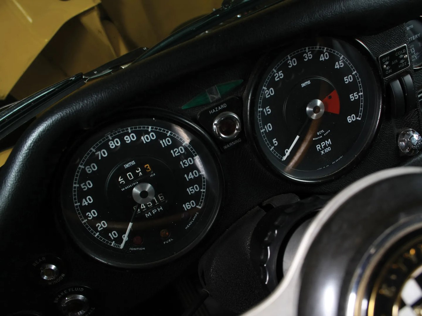 Jaguar_E-type_2_generation__Coupe__13.jpg