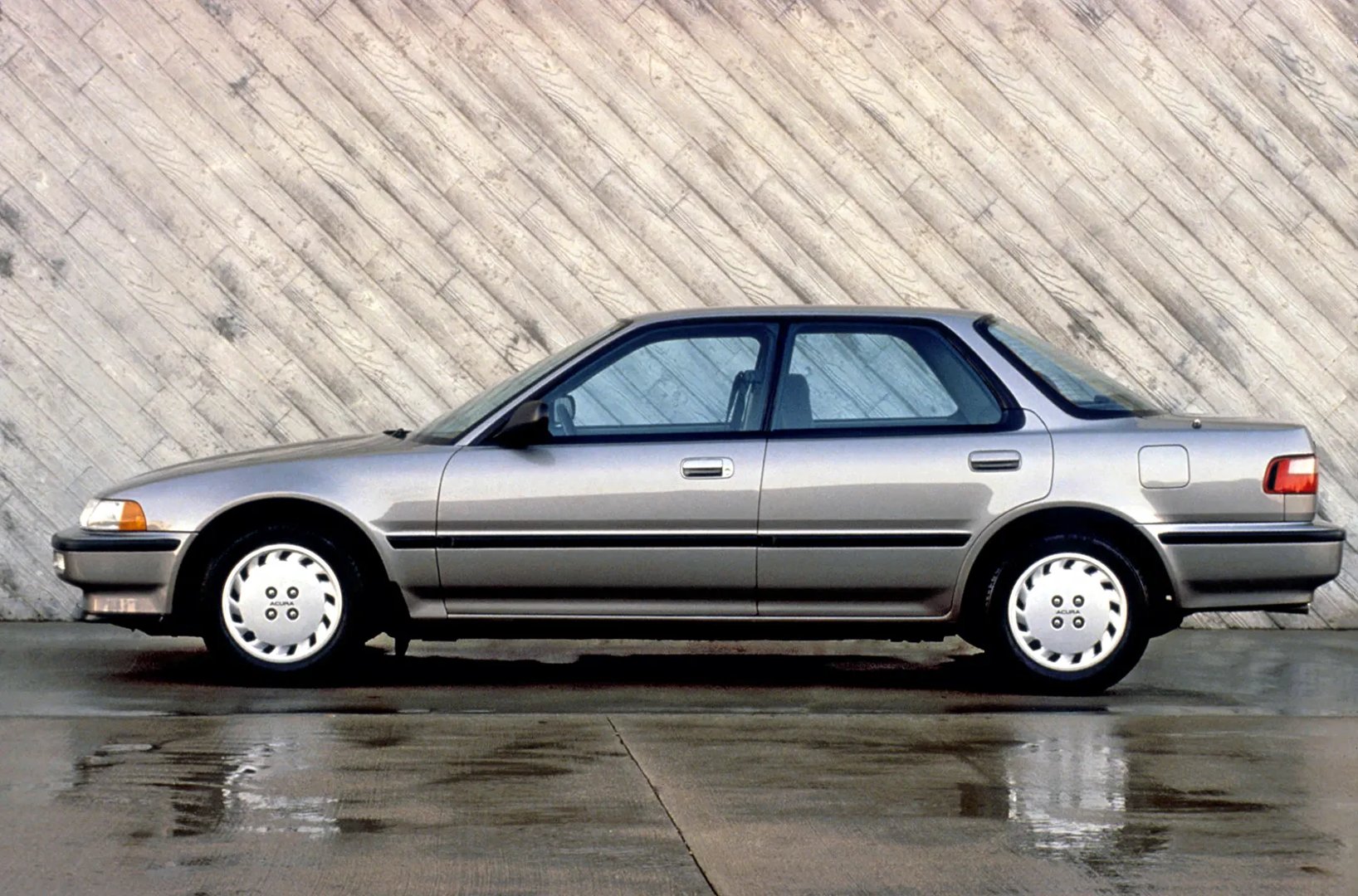 Acura_Integra_2_generation__Sedan__2.jpg