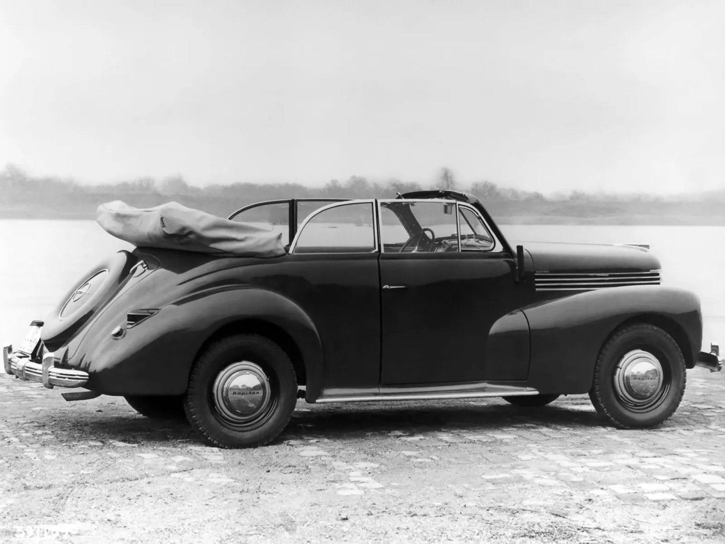 Opel_Kapitan_1_generation__Cabrio__1.jpg