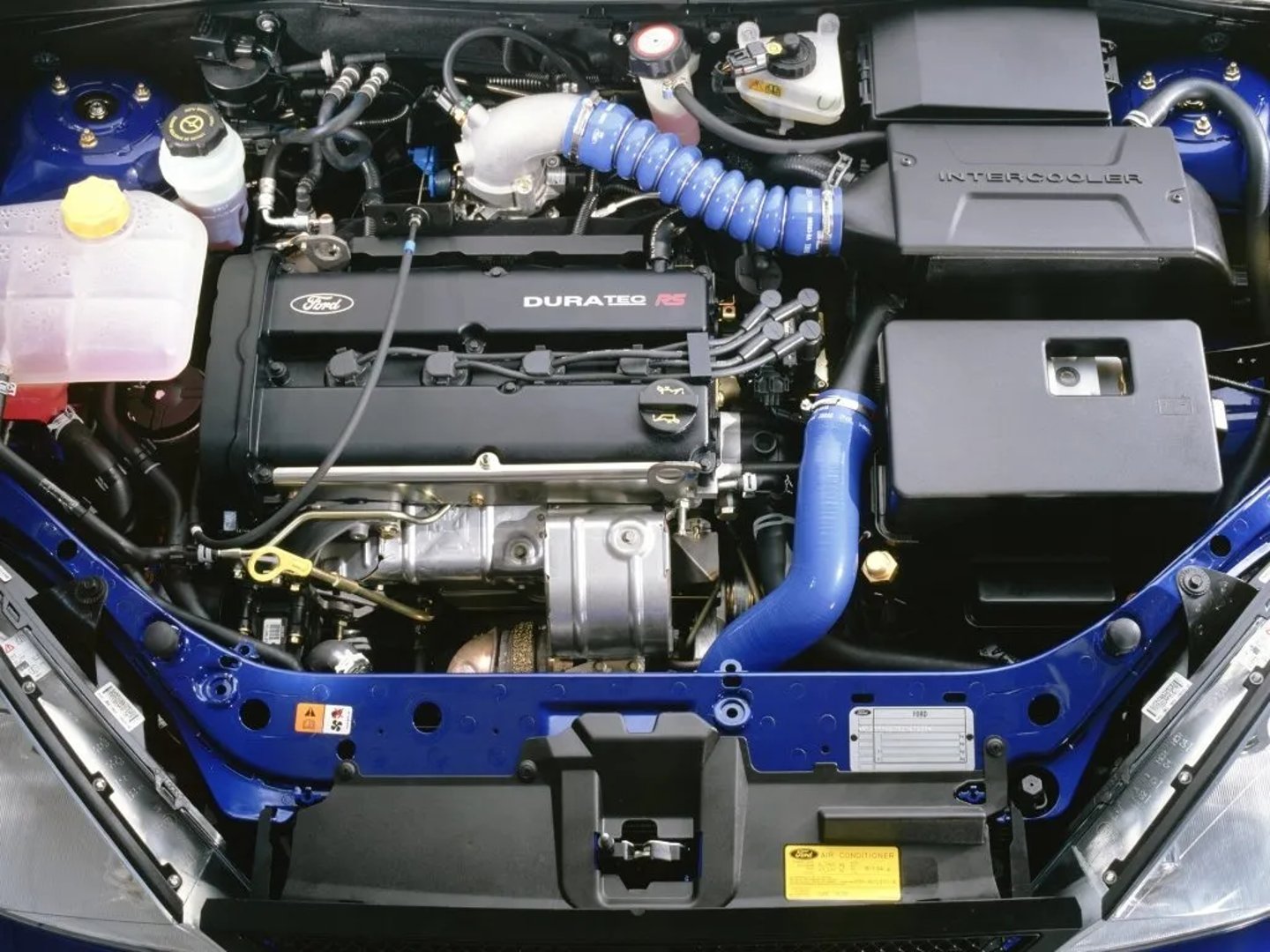 Ford_Focus_RS_1_generation__Hatchback_3-door__3.jpg