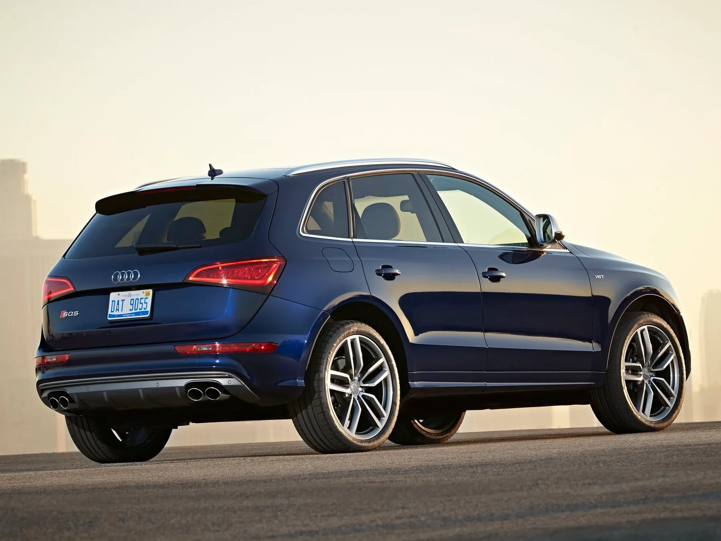 Audi_SQ5_1_generation__SUV_5-doors__8.jpg