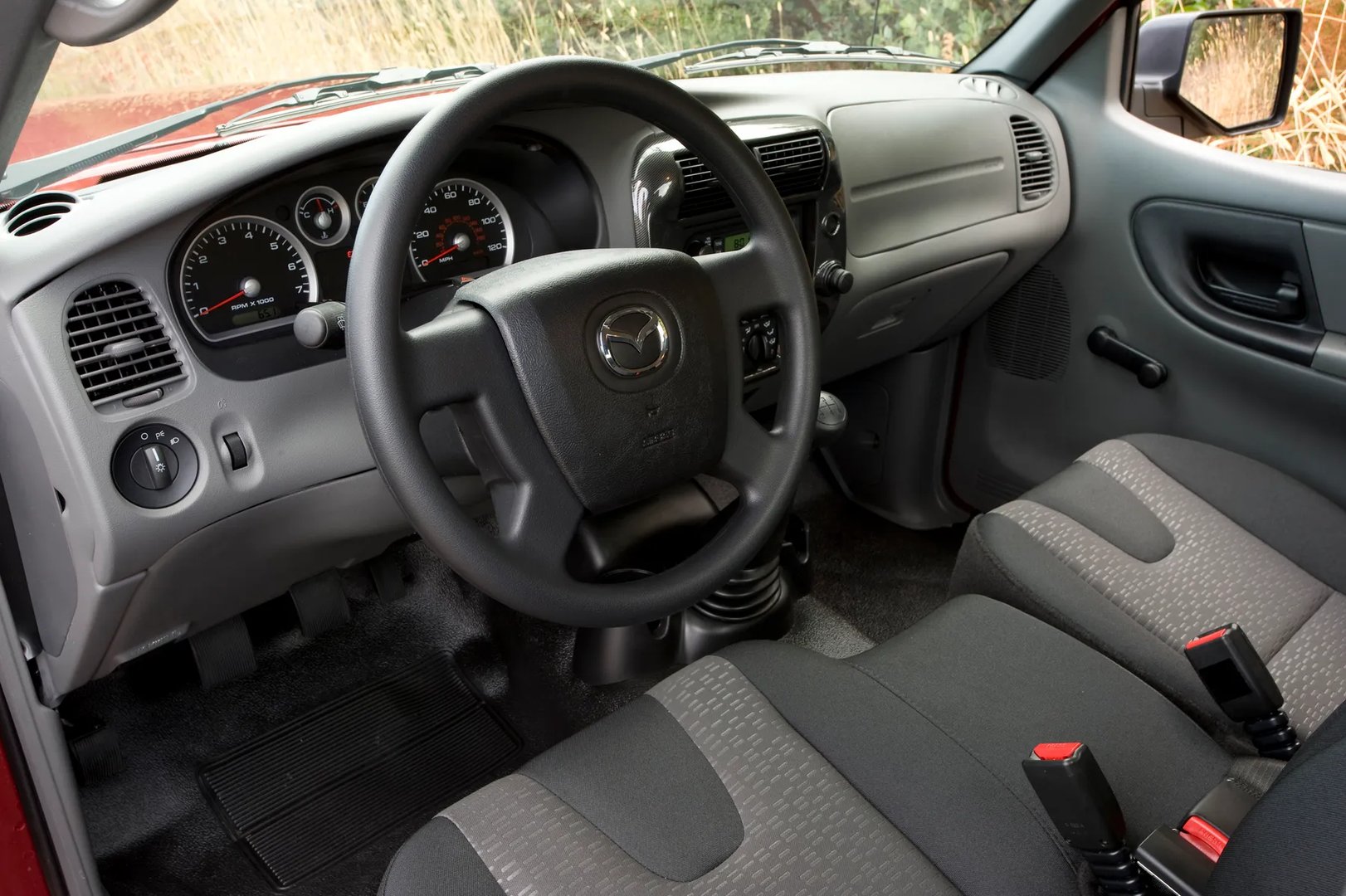 Mazda_B-series_5_generation__Pickup_single-cab__11.jpg