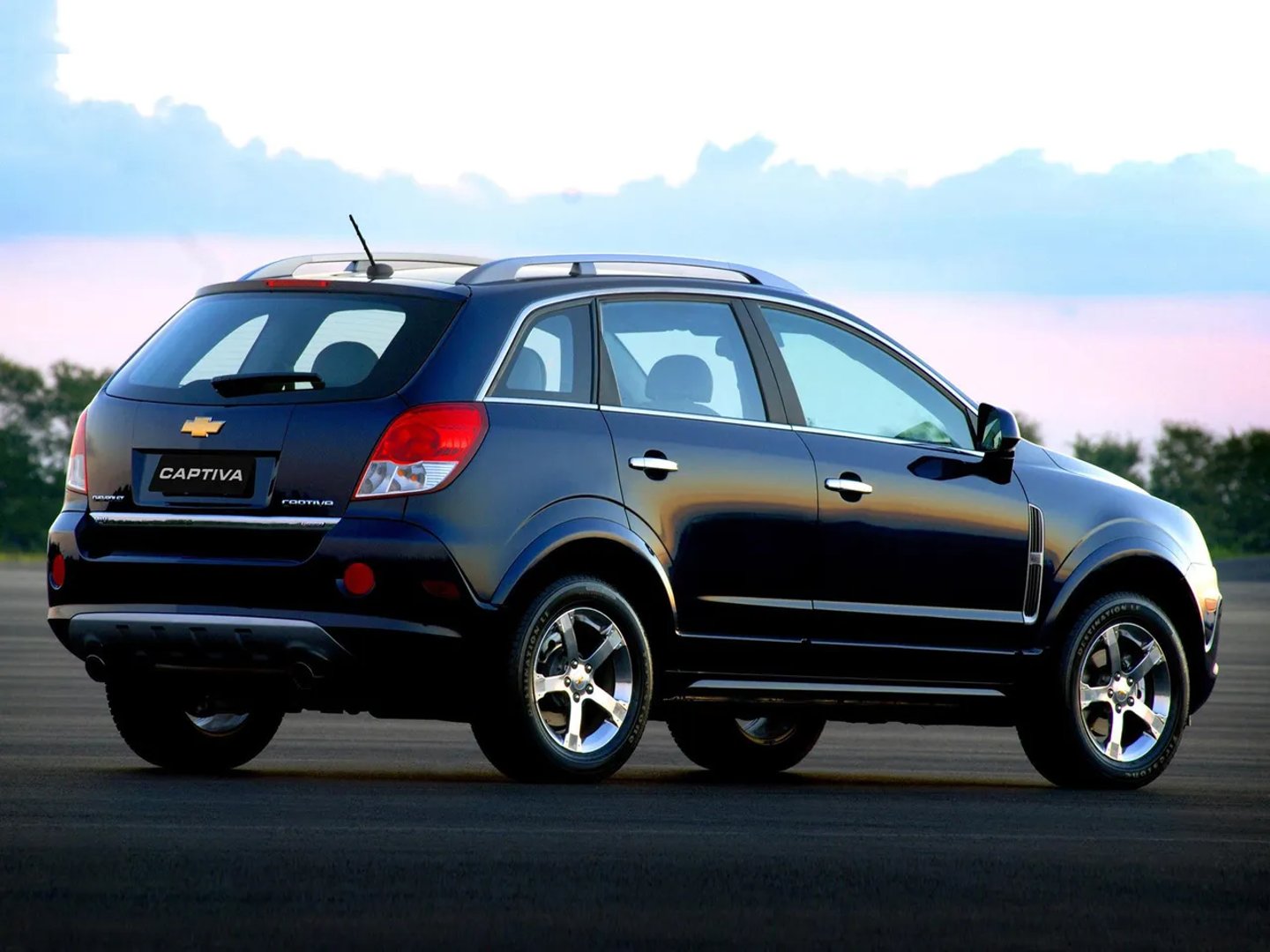 Chevrolet_Captiva_Sport_1_generation_restyling__SUV_5-doors__1.jpg