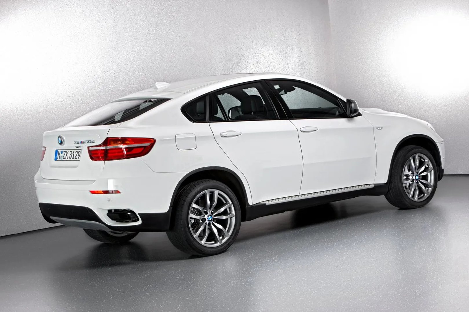 BMW_X6_M_1_generation_restyling__SUV_5-doors__2.jpg