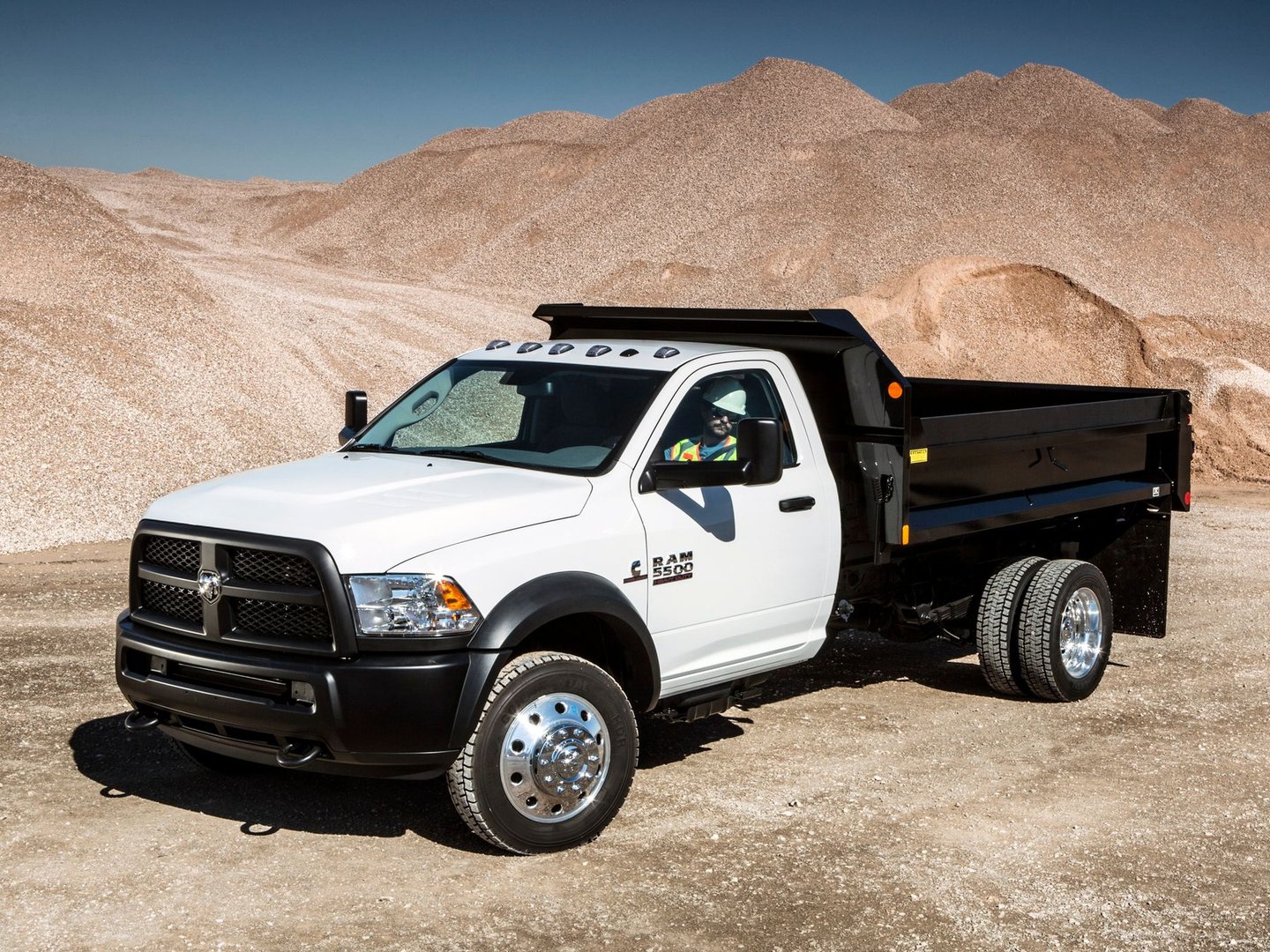 ram_Chassis_Cab_1_generation__Pickup_single-cab__3.jpg