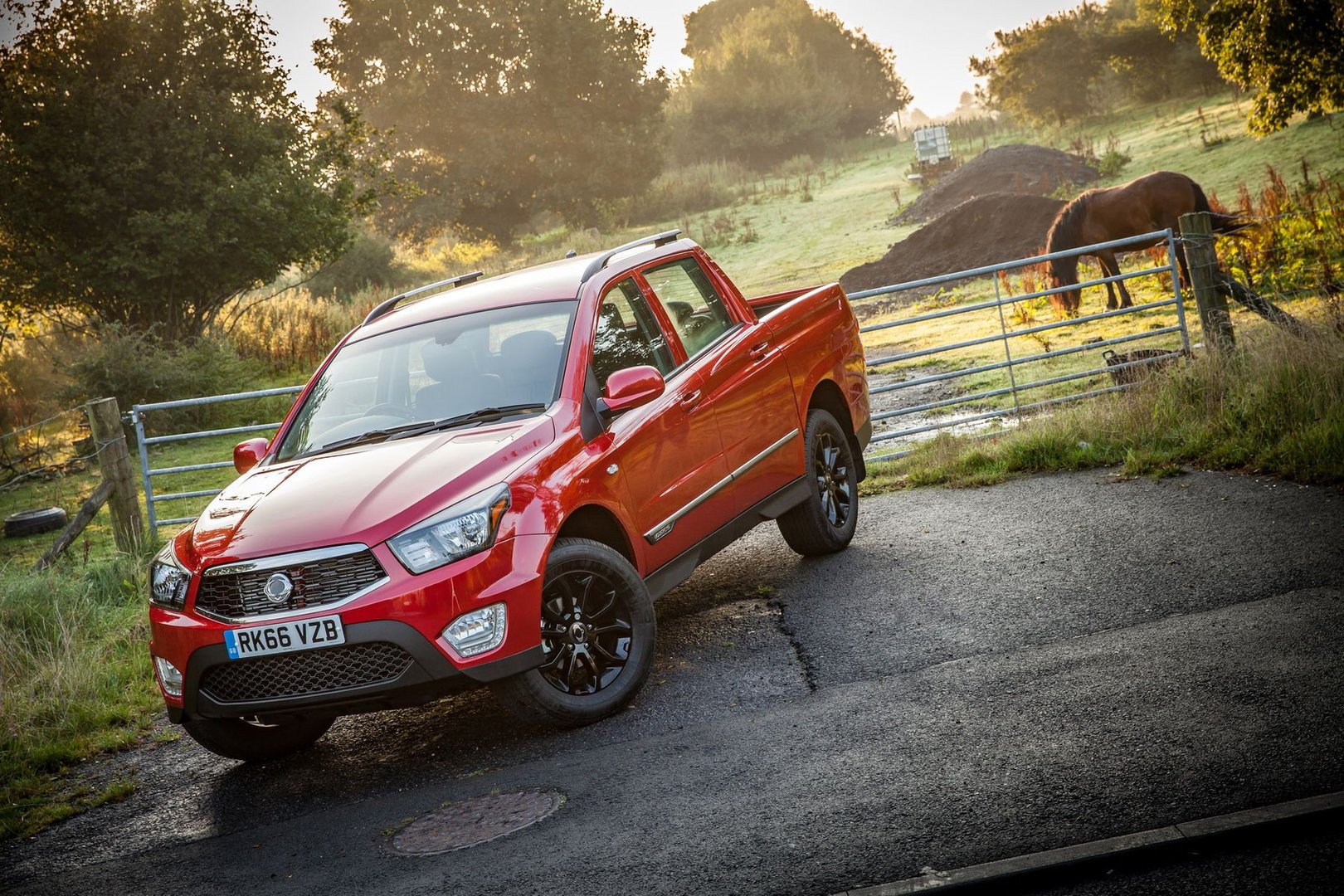 ssangyong_Actyon_Sports_2_generation__Pickup_double-cab__12.jpg