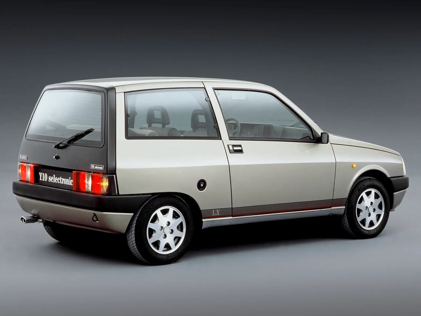 Lancia_Y10_1_generation__Mini_3-doors__4.jpg