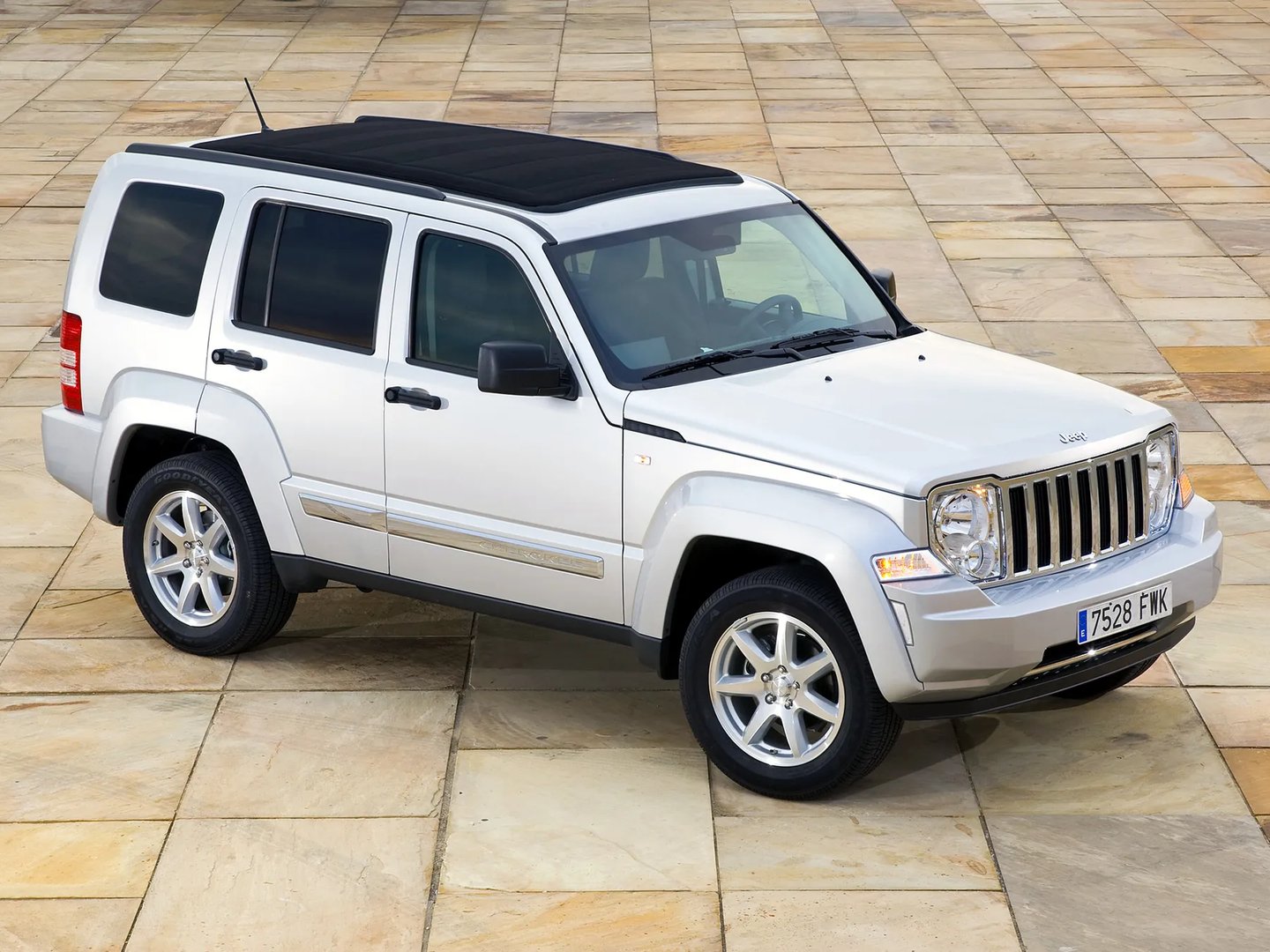 Jeep_Cherokee_4_generation__SUV_5-doors__1.jpg