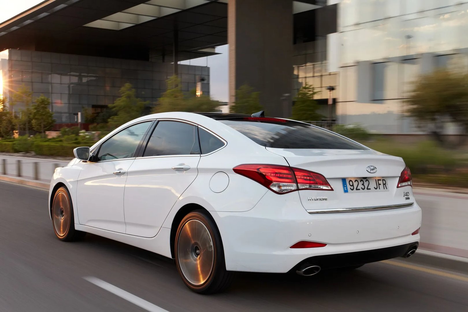 Hyundai_i40_1_generation_restyling__Sedan__3.jpg