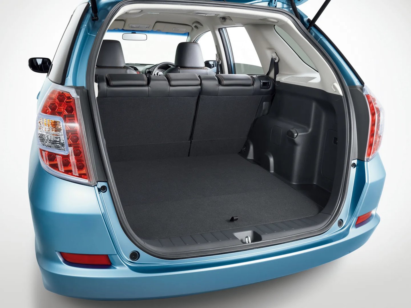 Honda_Fit_Shuttle_1_generation_restyling__Estate_5-door__4.jpg