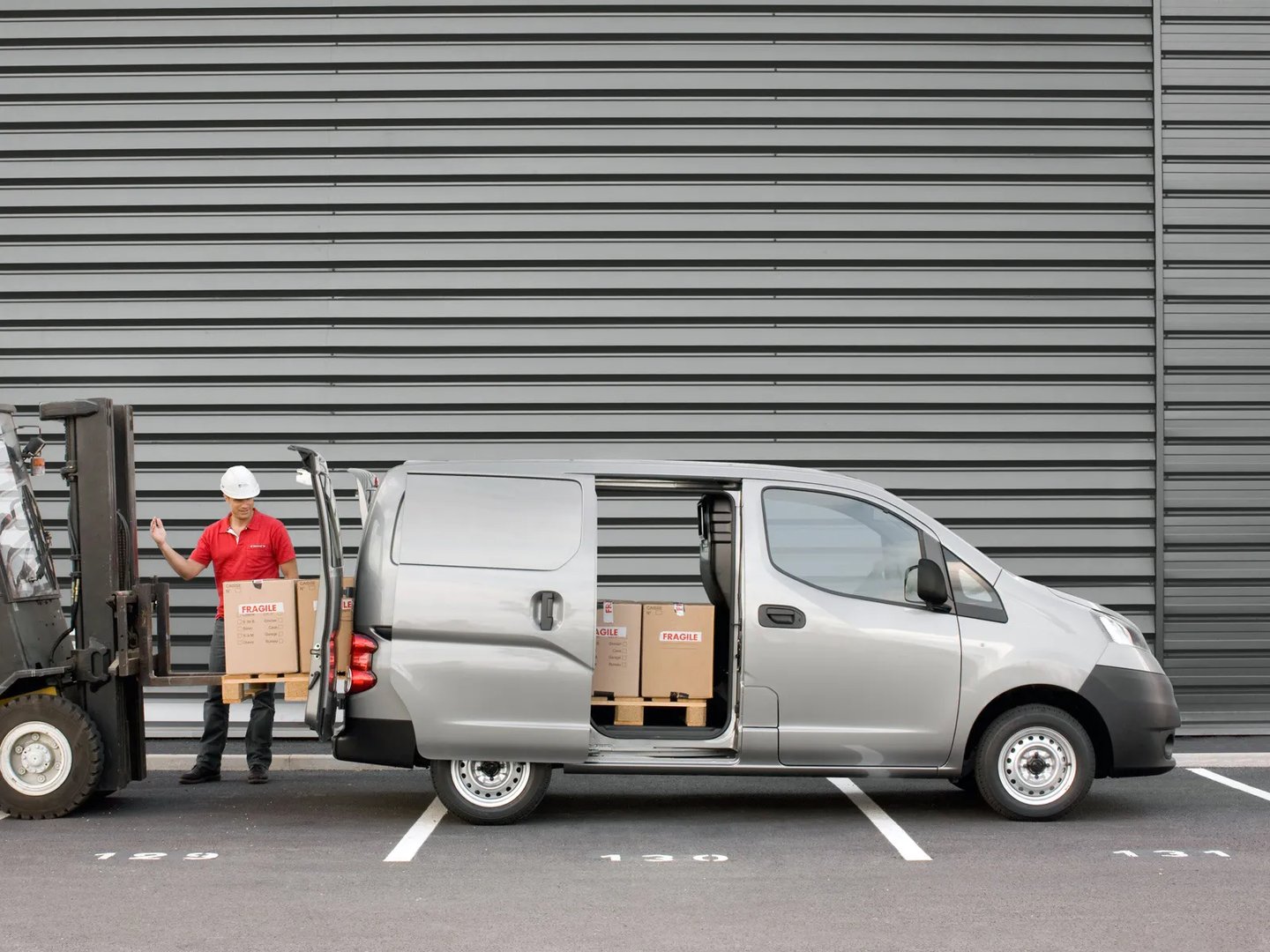 Nissan_NV200_1_generation__Van__7.jpg