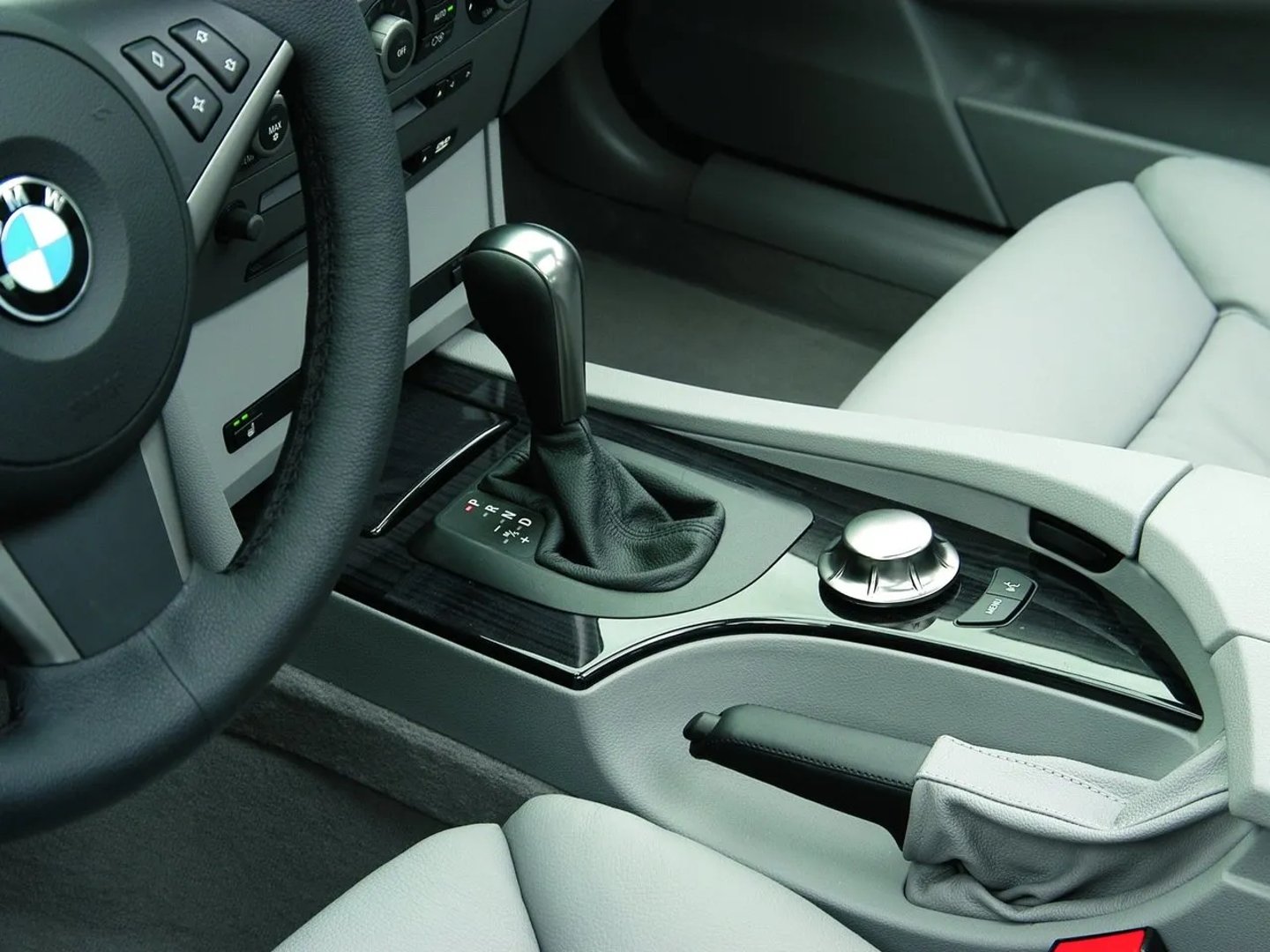 BMW_5_series_5_generation__Estate_5-door__10.jpg