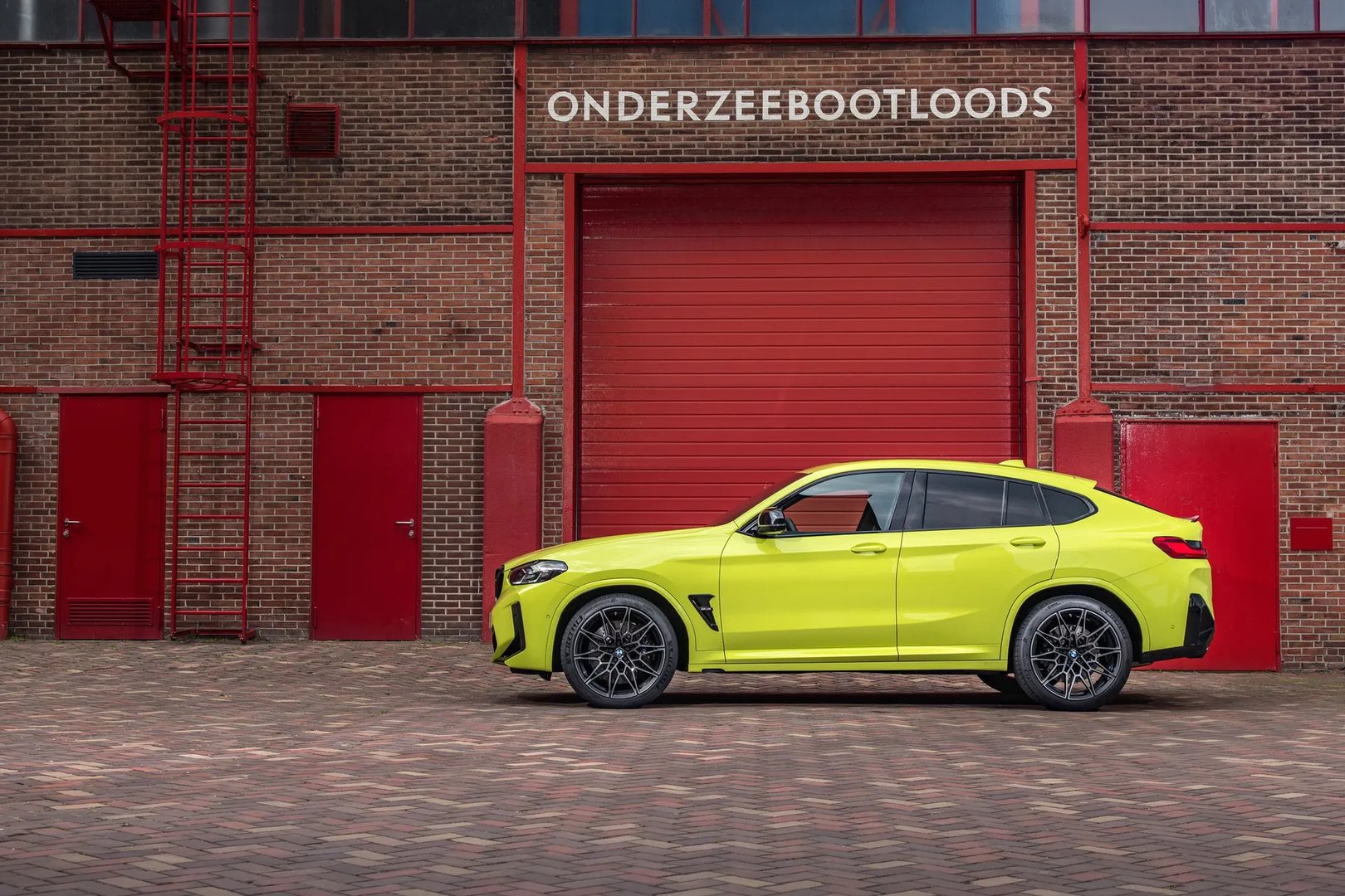 BMW_X4_2_generation_restyling_1__SUV_5-doors__3.jpg