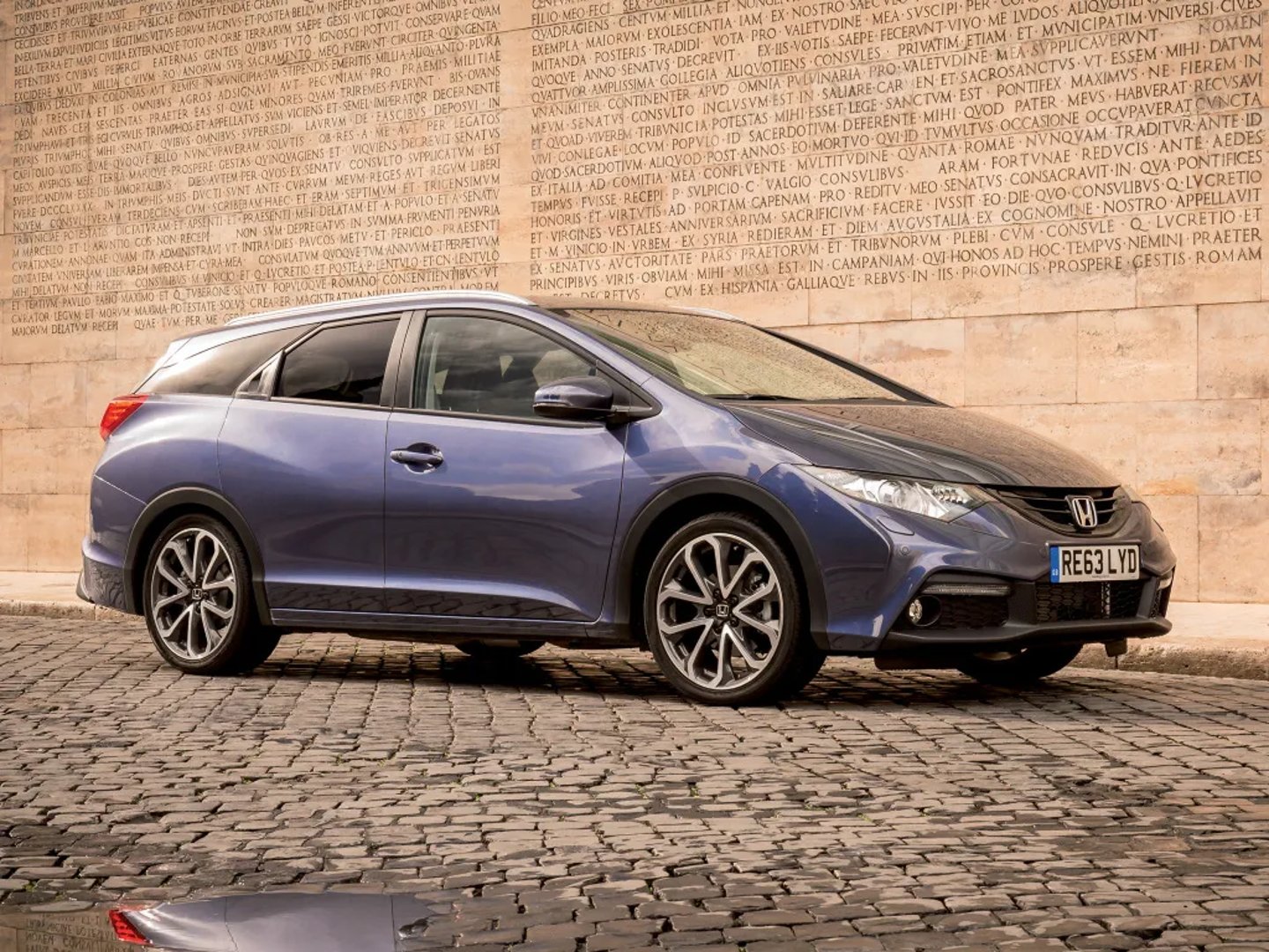 Honda_Civic_9_generation__Estate_5-door__7.jpg
