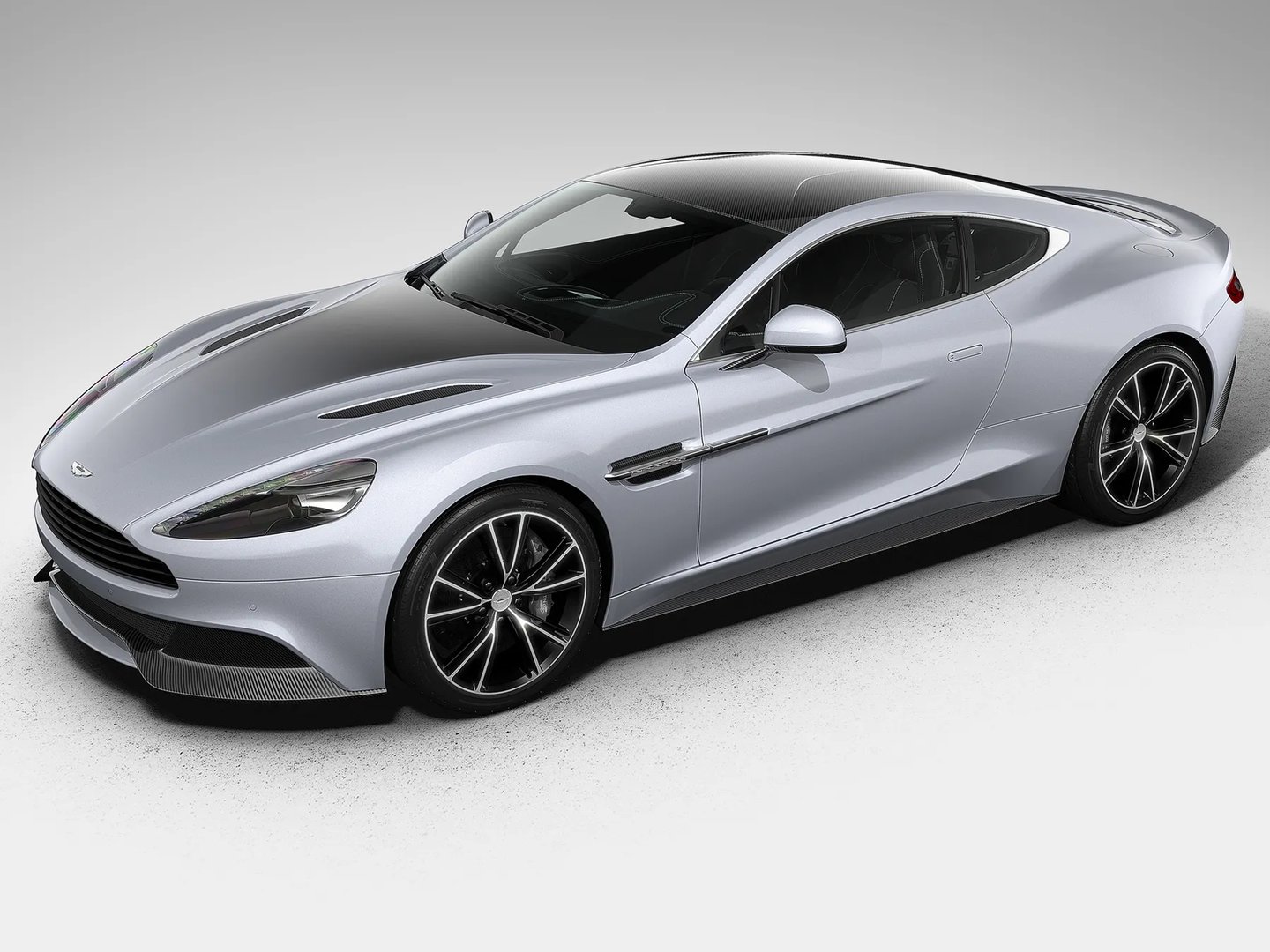 Aston Martin_Vanquish_2_generation__Coupe__7.jpg