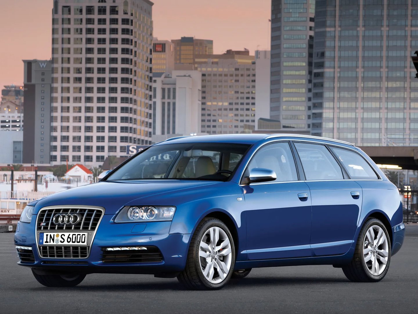 Audi_S6_3_generation__Estate_5-door__8.jpg