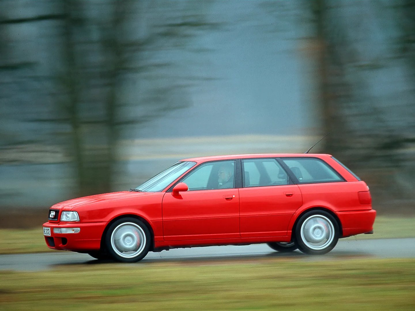 Audi_RS_2_1_generation__Estate_5-door__12.jpg