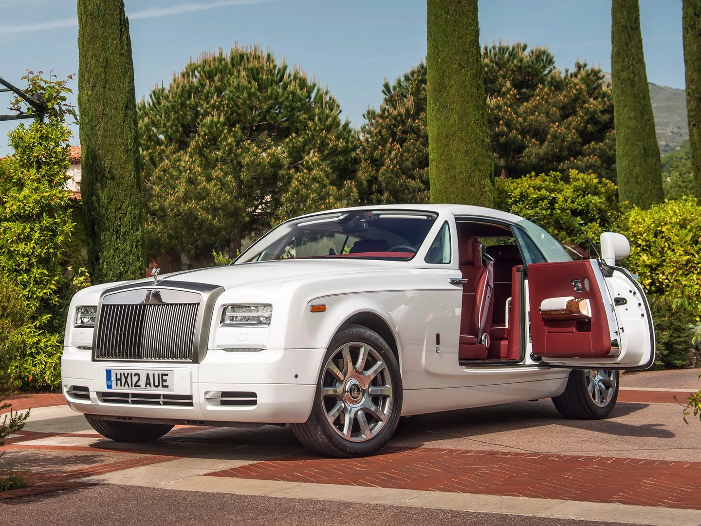 Rolls-Royce_Phantom_7_generation_restyling__Coupe__6.jpg