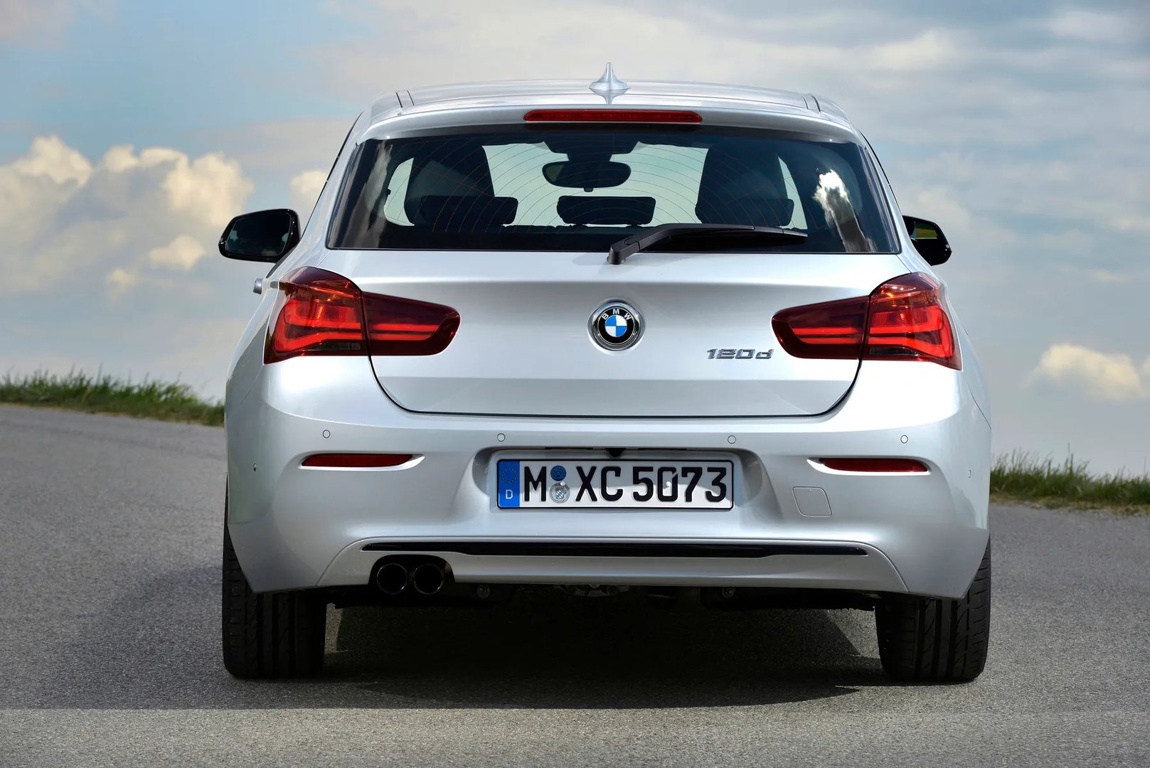 BMW_1_series_2_generation_restyling_2__Hatchback_3-door__5.jpg
