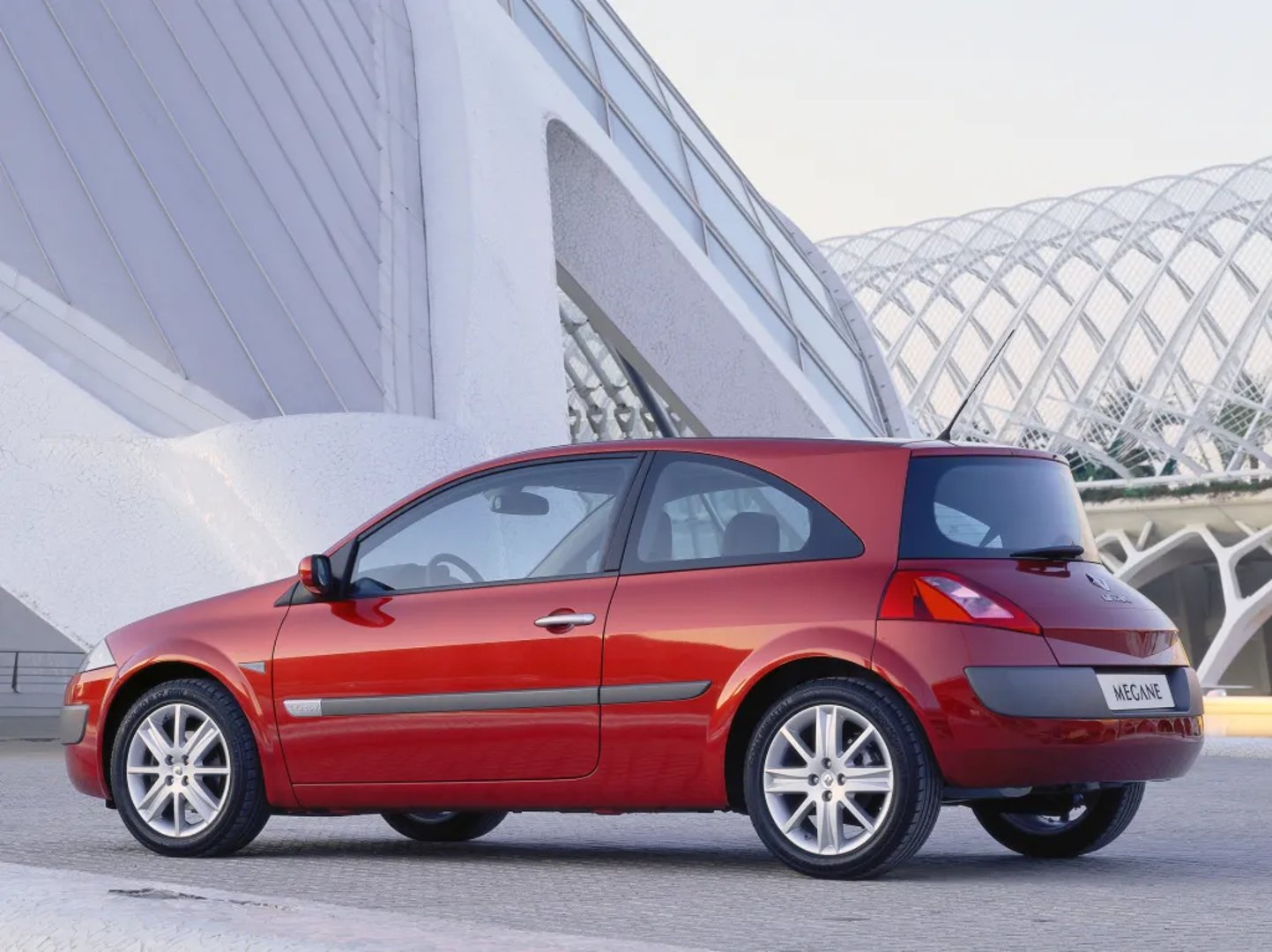 Renault_Megane_2_generation__Hatchback_3-door__4.jpg