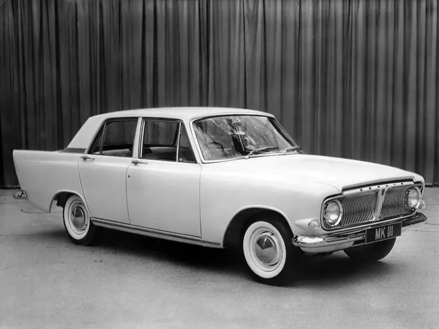 Ford_Zephyr_3_generation__Sedan__1.jpg