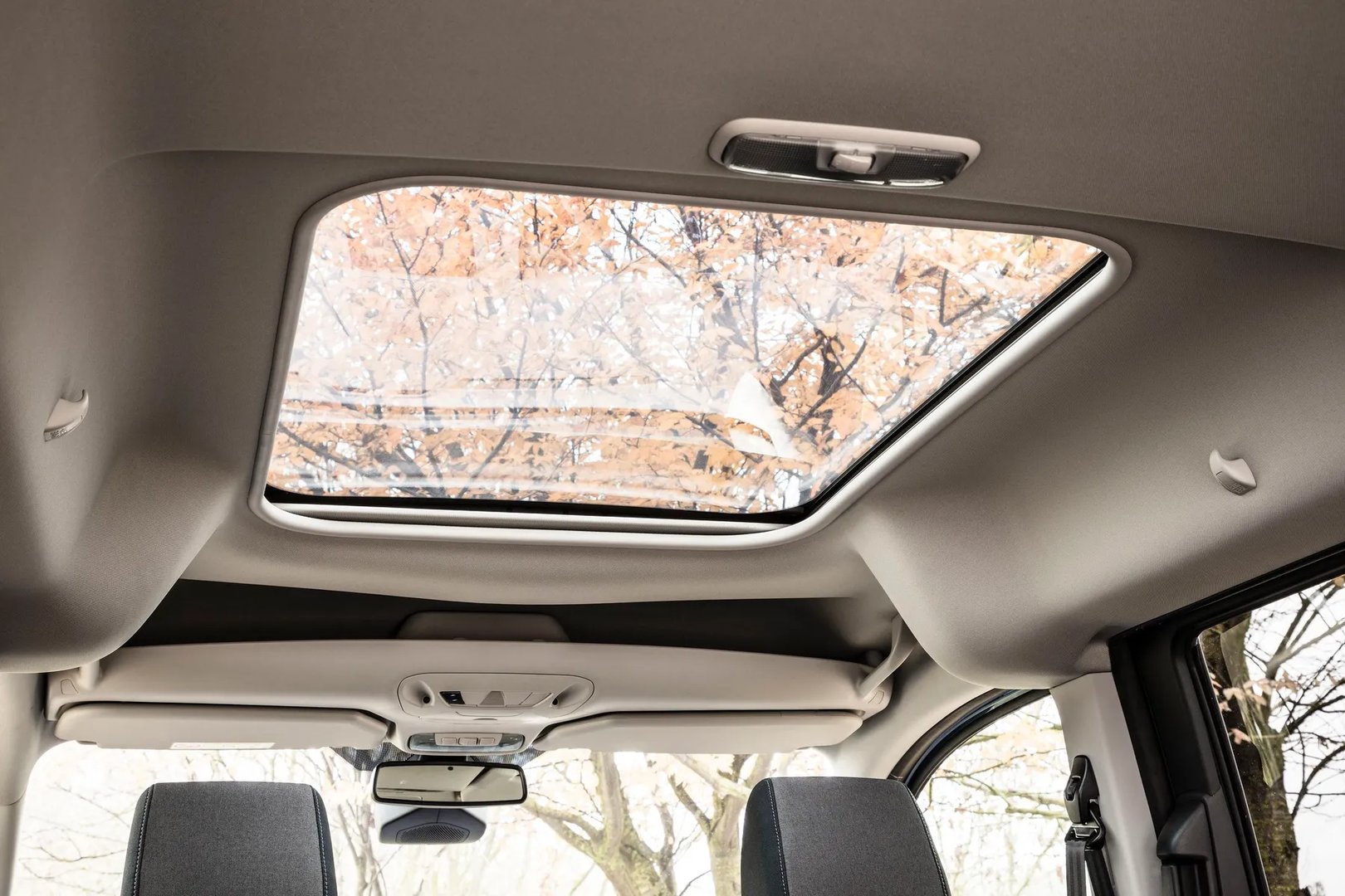 Ford_Tourneo_Connect_2_generation_restyling__Van_Long__7.jpg