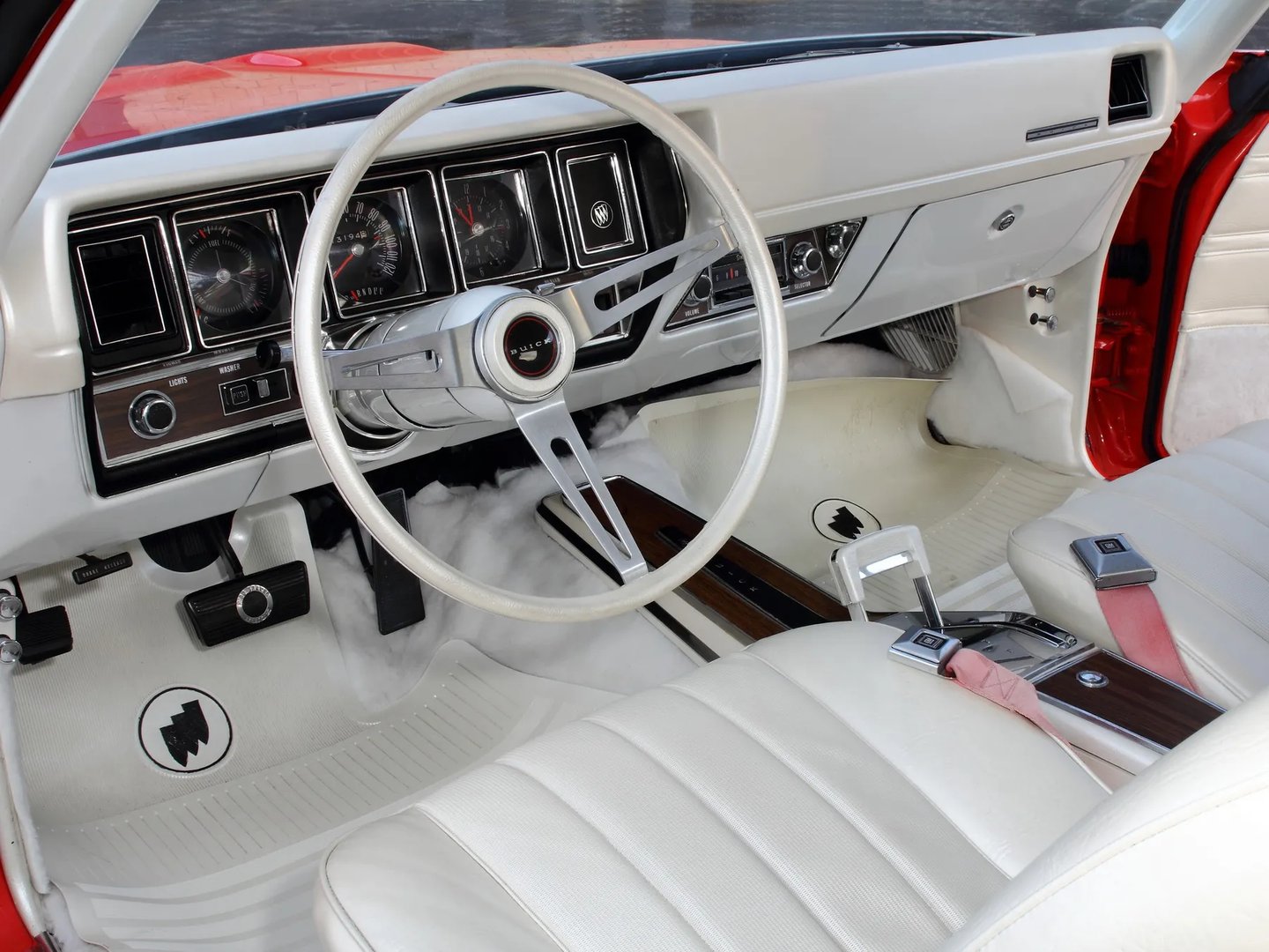 Buick_GS_1_generation__Coupe__12.jpg