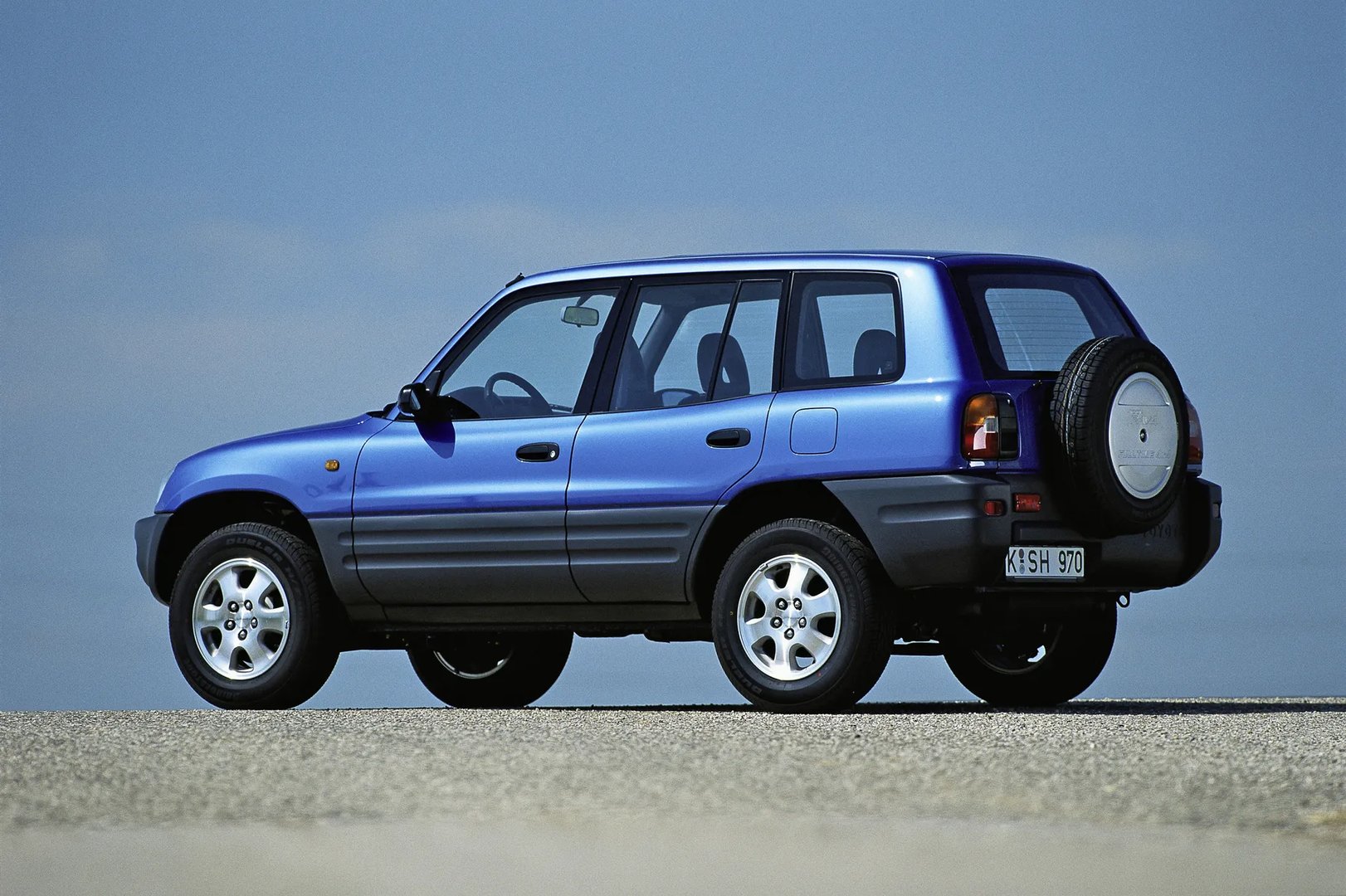 Toyota_RAV4_1_generation__SUV_5-doors__6.jpg