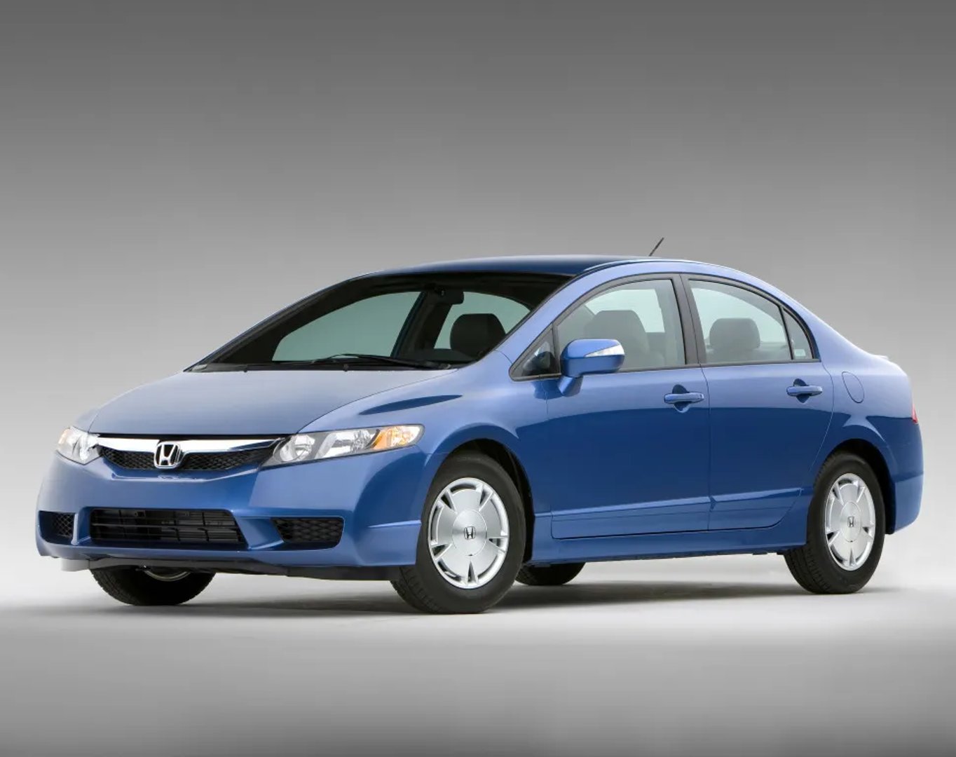 Honda_Civic_8_generation_restyling__Sedan__5.jpg