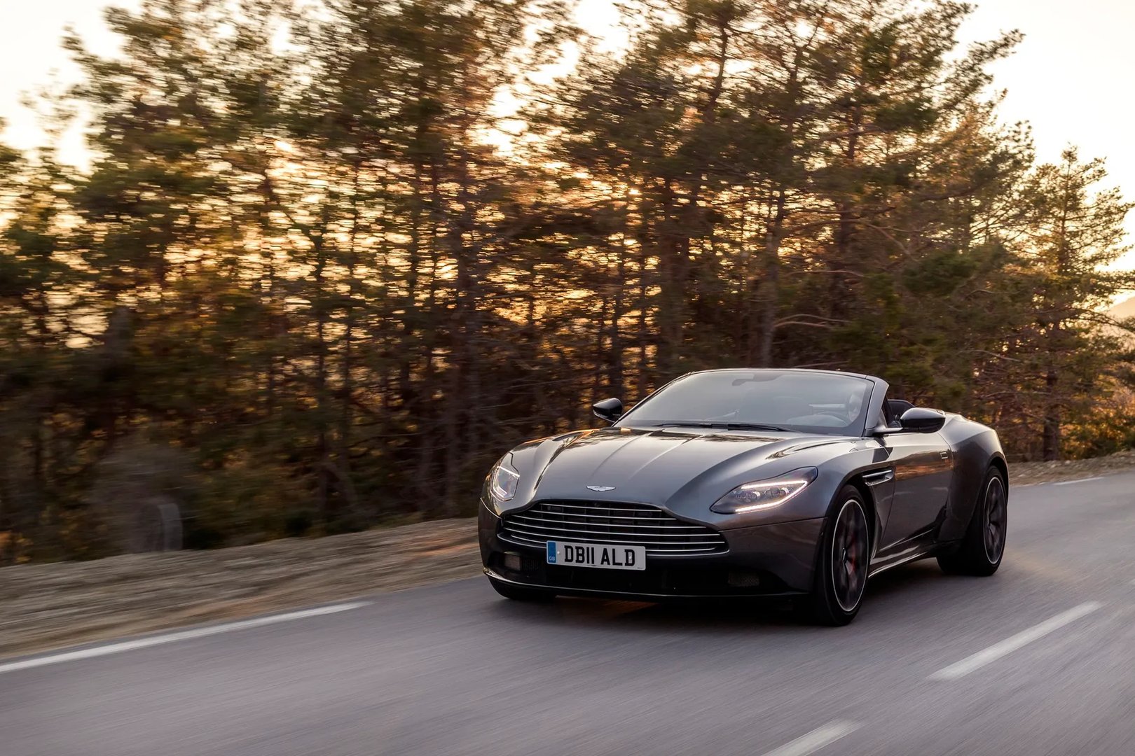 Aston Martin_DB11_1_generation__Cabrio__9.jpg