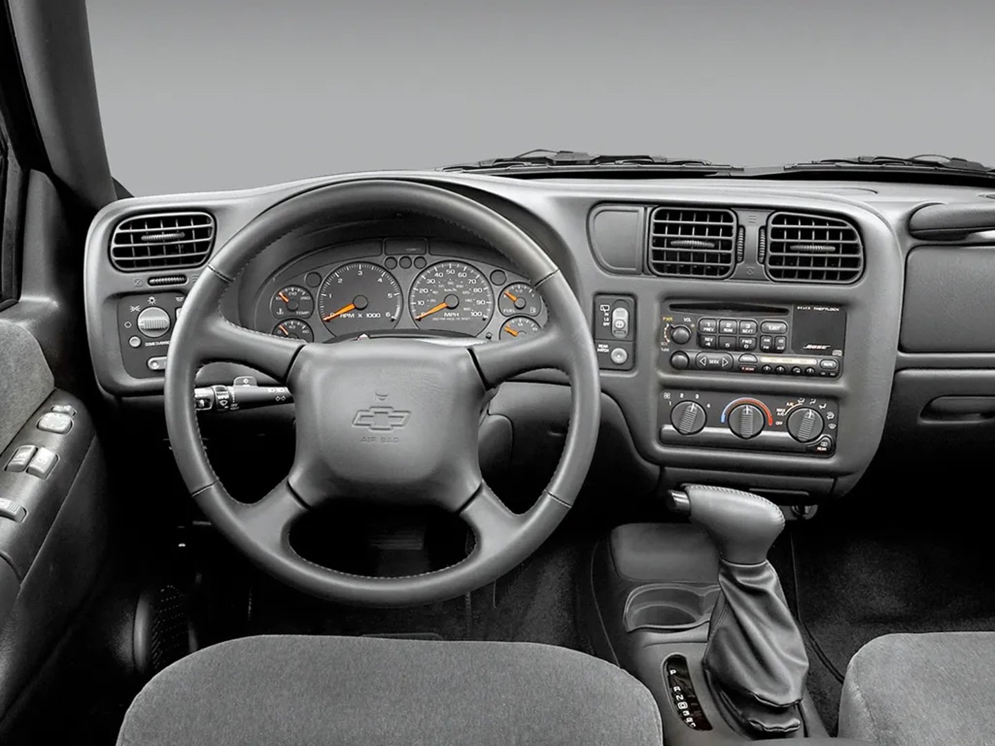 Chevrolet_Blazer_2_generation_restyling__SUV_3-doors__5.jpg