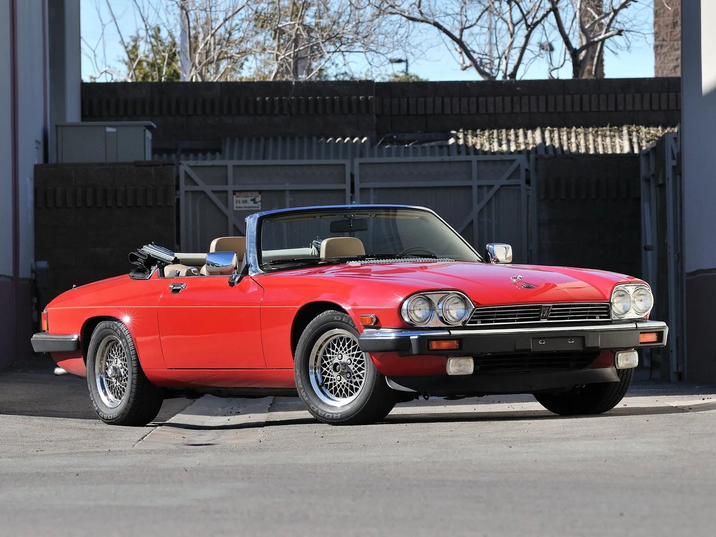Jaguar_XJS_2_generation__Cabrio__3.jpg