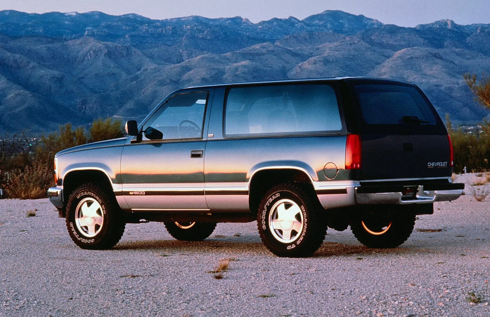 Chevrolet_Blazer_K5_3_generation__SUV_3-doors__1.jpg