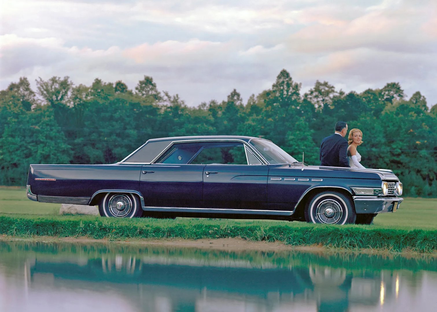 Buick_Electra_2_generation__Sedan_Hardtop__1.jpg