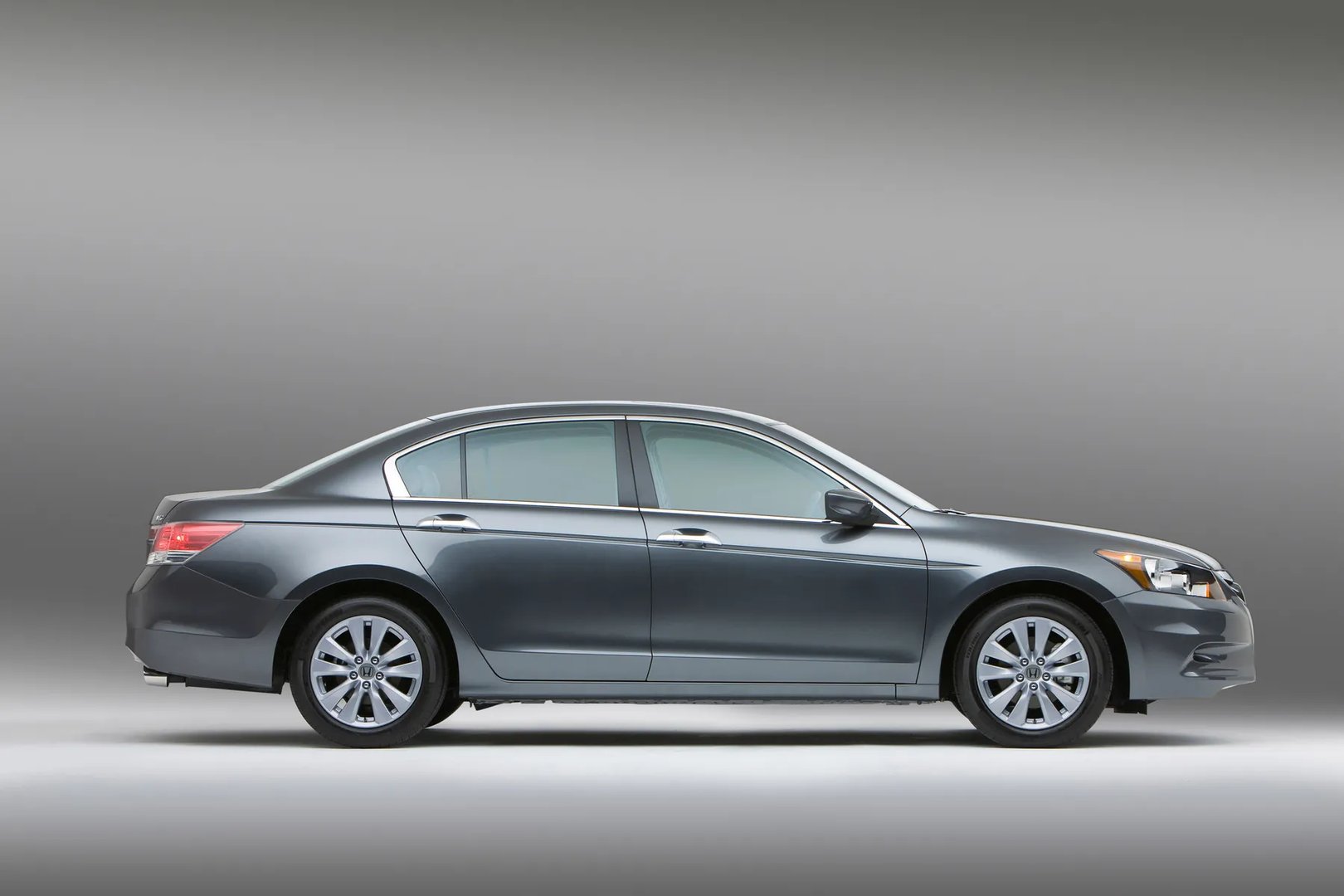 Honda_Accord_8_generation_restyling__Sedan__2.jpg