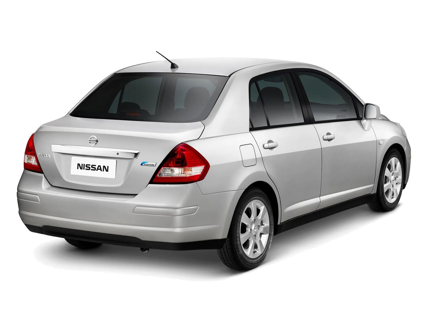 Nissan_Tiida_1_generation_restyling__Sedan__1.jpg