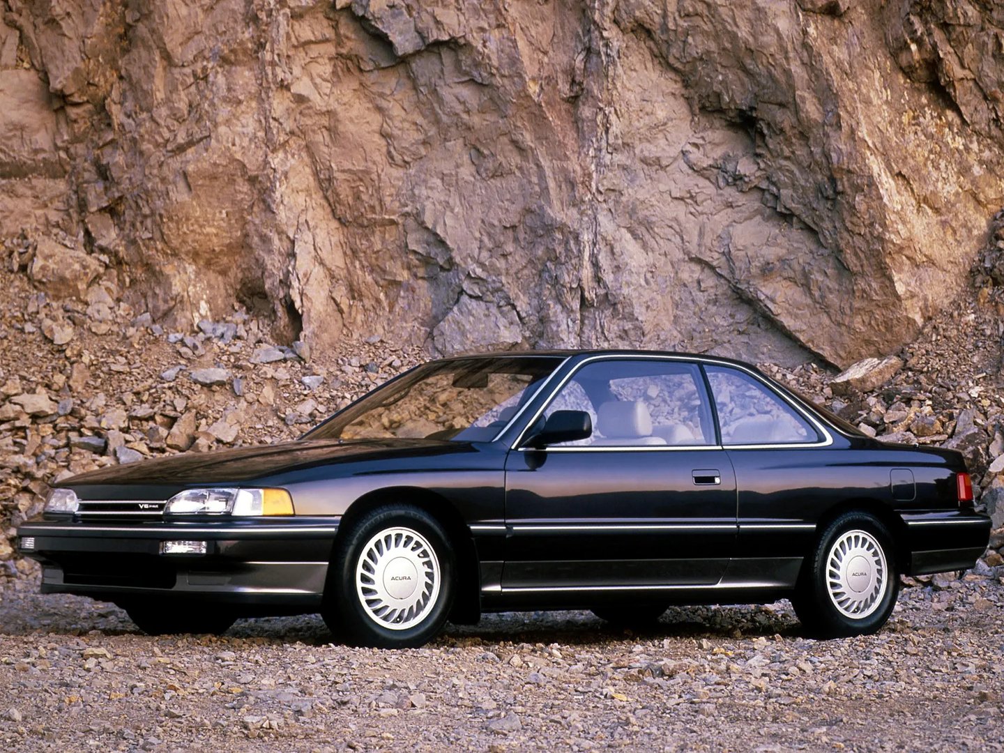 Acura_Legend_1_generation__Coupe__1.jpg