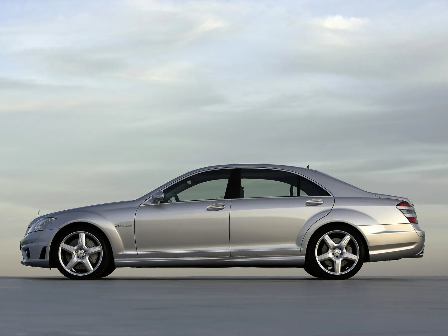 Mercedes_S-Class_AMG_2_generation__Sedan_Long__3.jpg