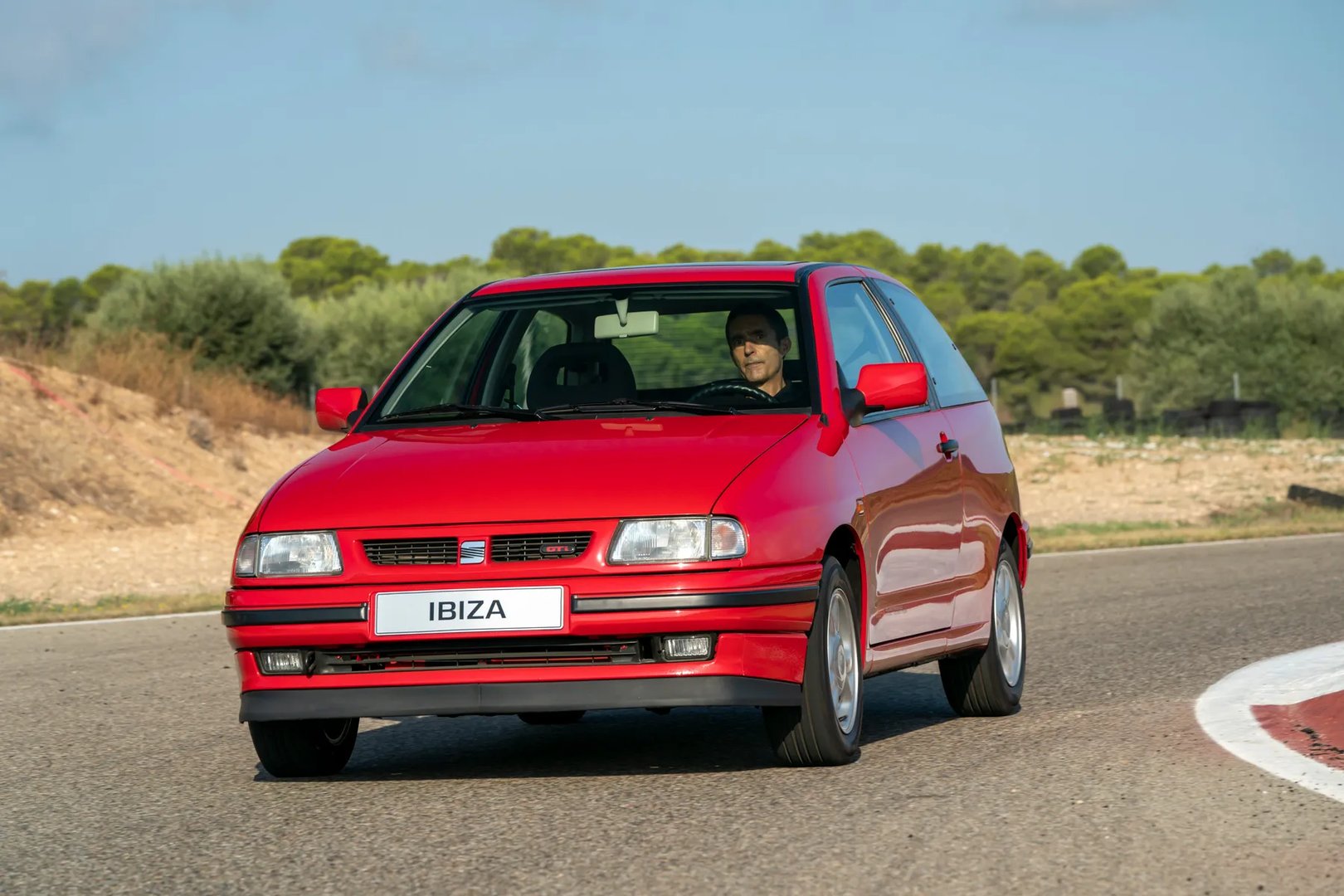 SEAT_Ibiza_2_generation__Mini_3-doors__8.jpg