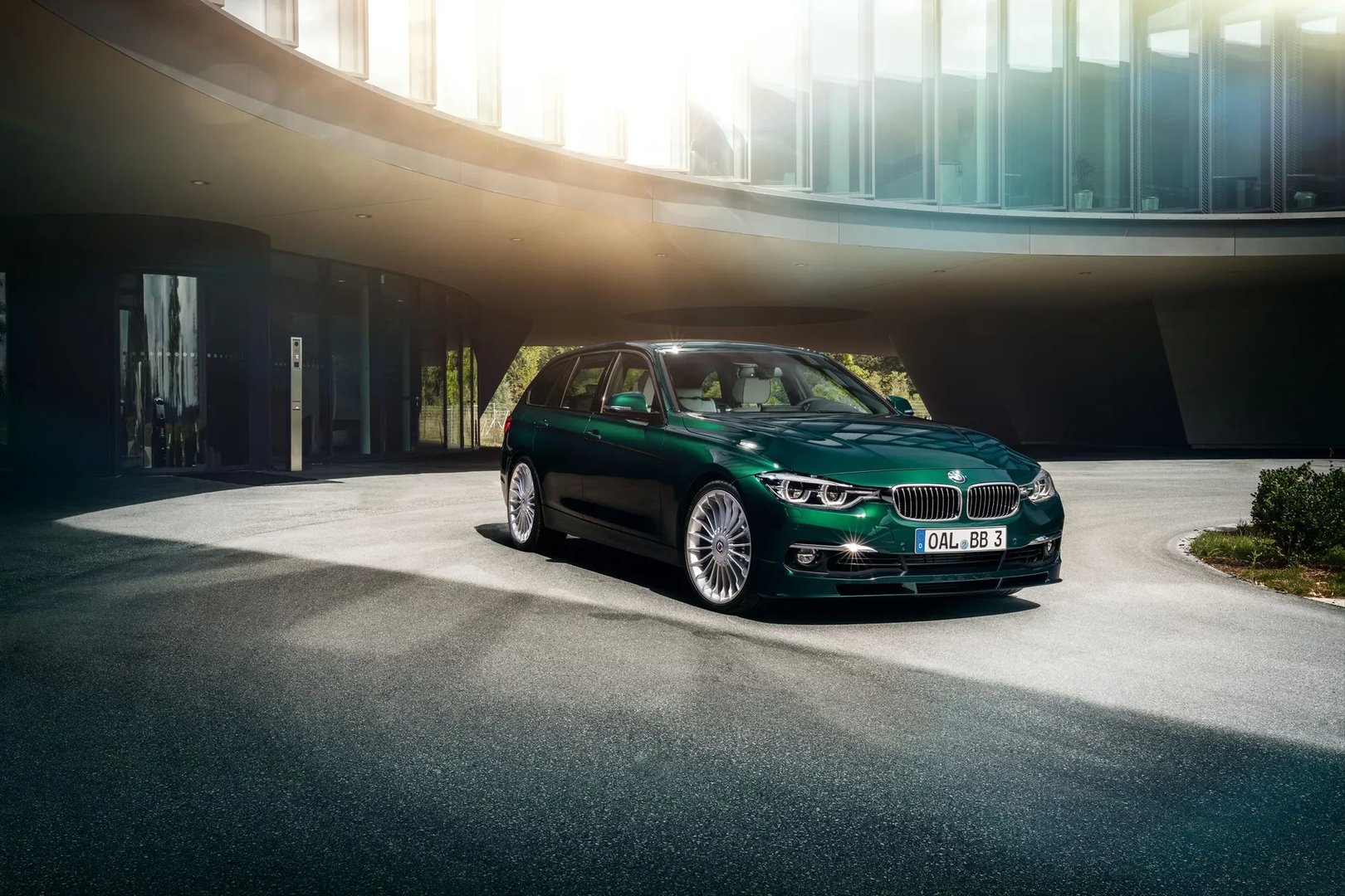 Alpina_B3_5_generation_restyling__Estate_5-door__7.jpg