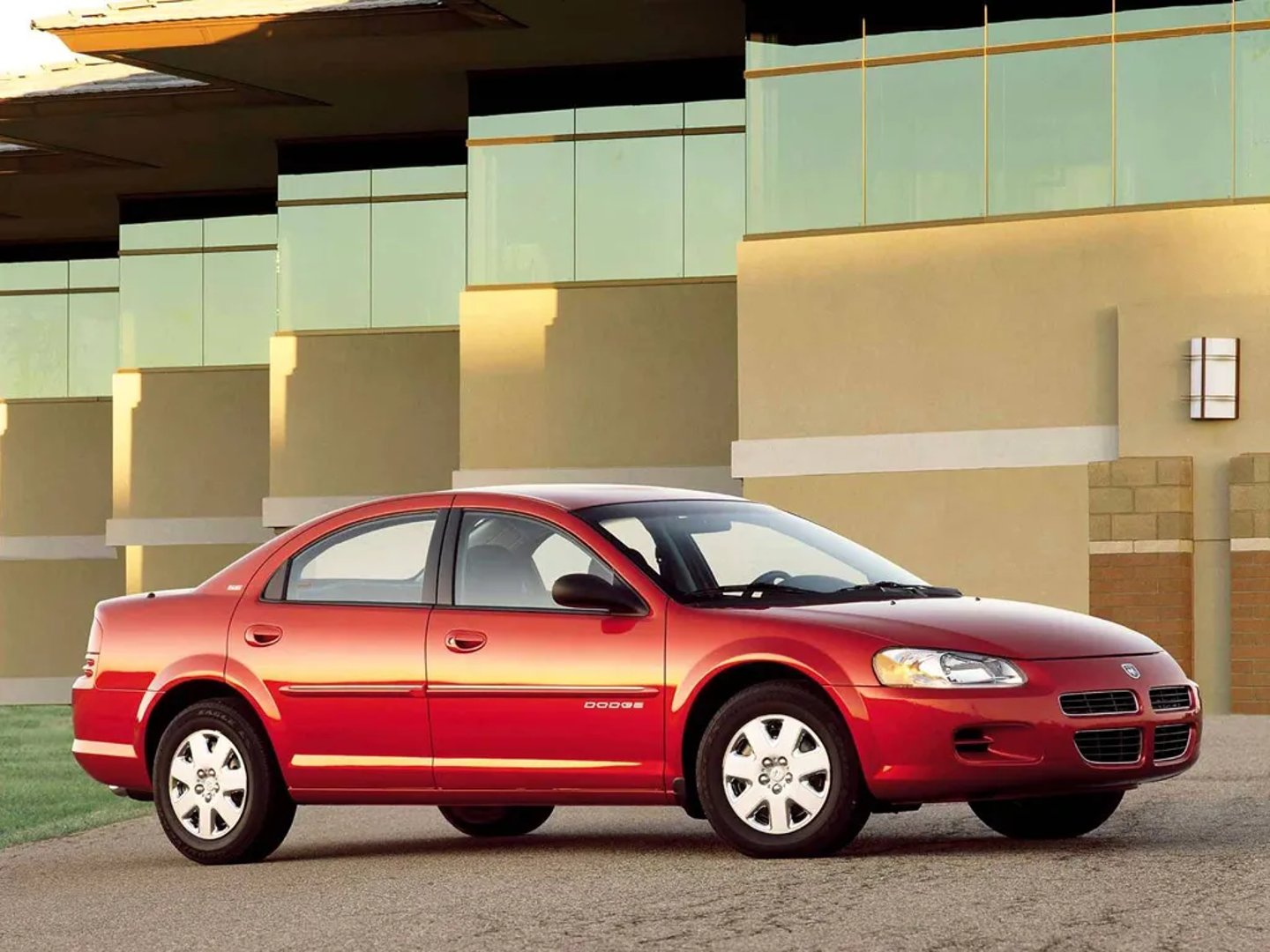 Dodge_Stratus_2_generation__Sedan__4.jpg