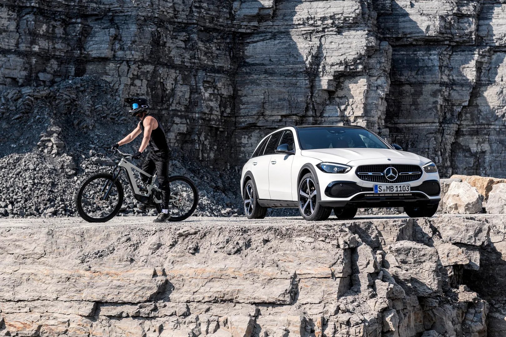 Mercedes_C-Class_All-Terrain_5_generation__Estate_5-door__11.jpg